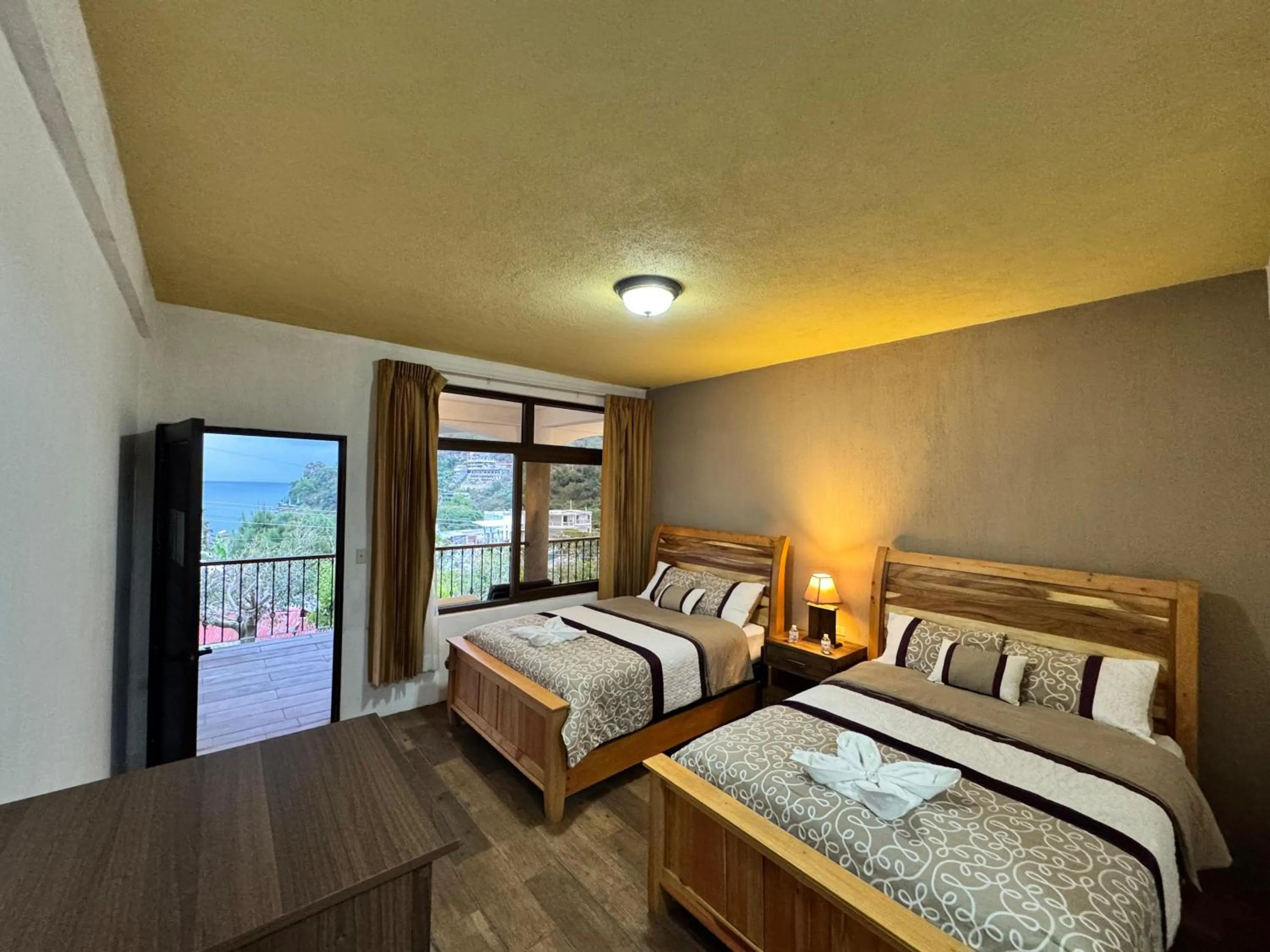 Photo of the whole room, Bed in Hotel Mercy