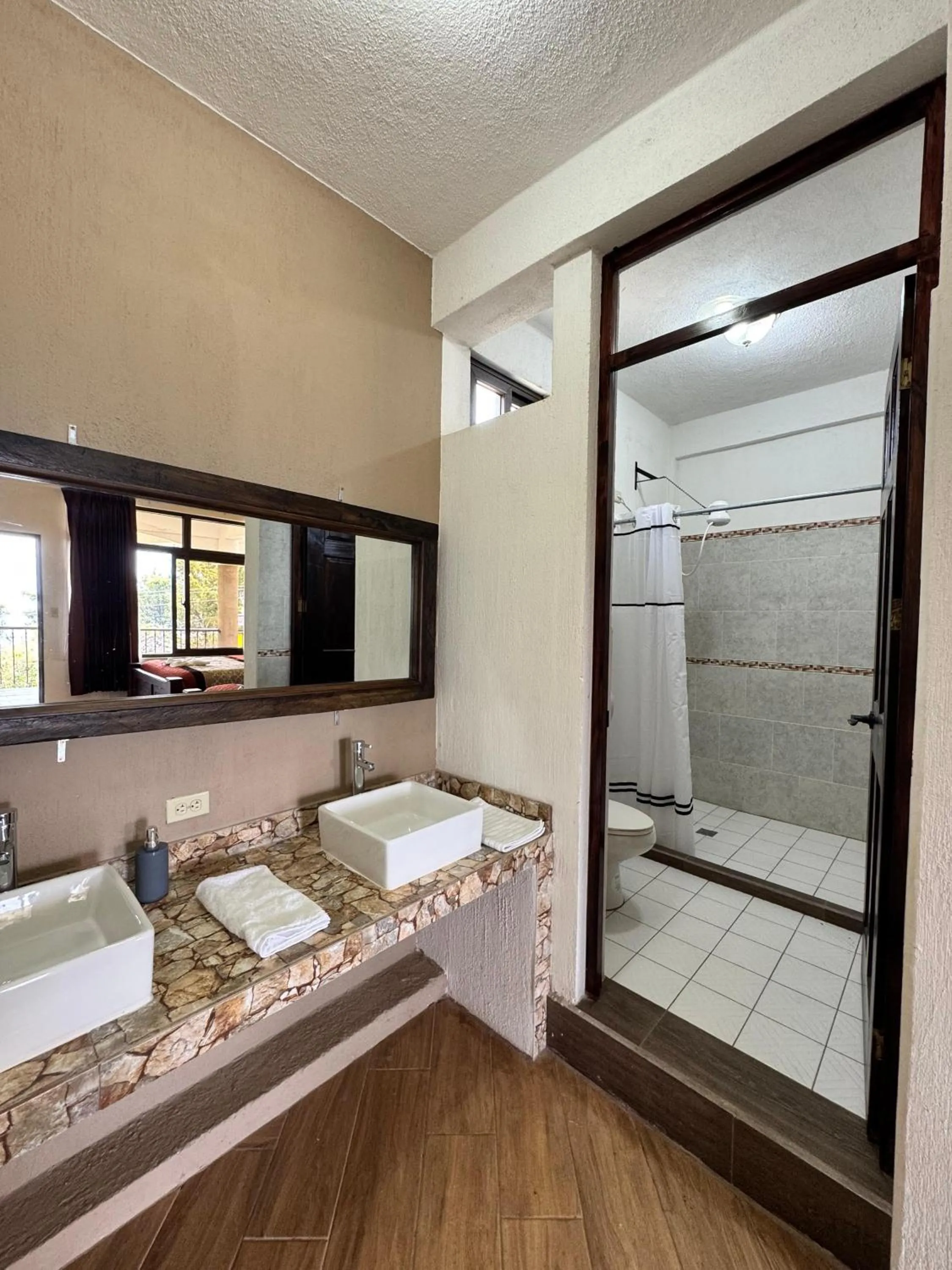 Bathroom, Bed in Hotel Mercy