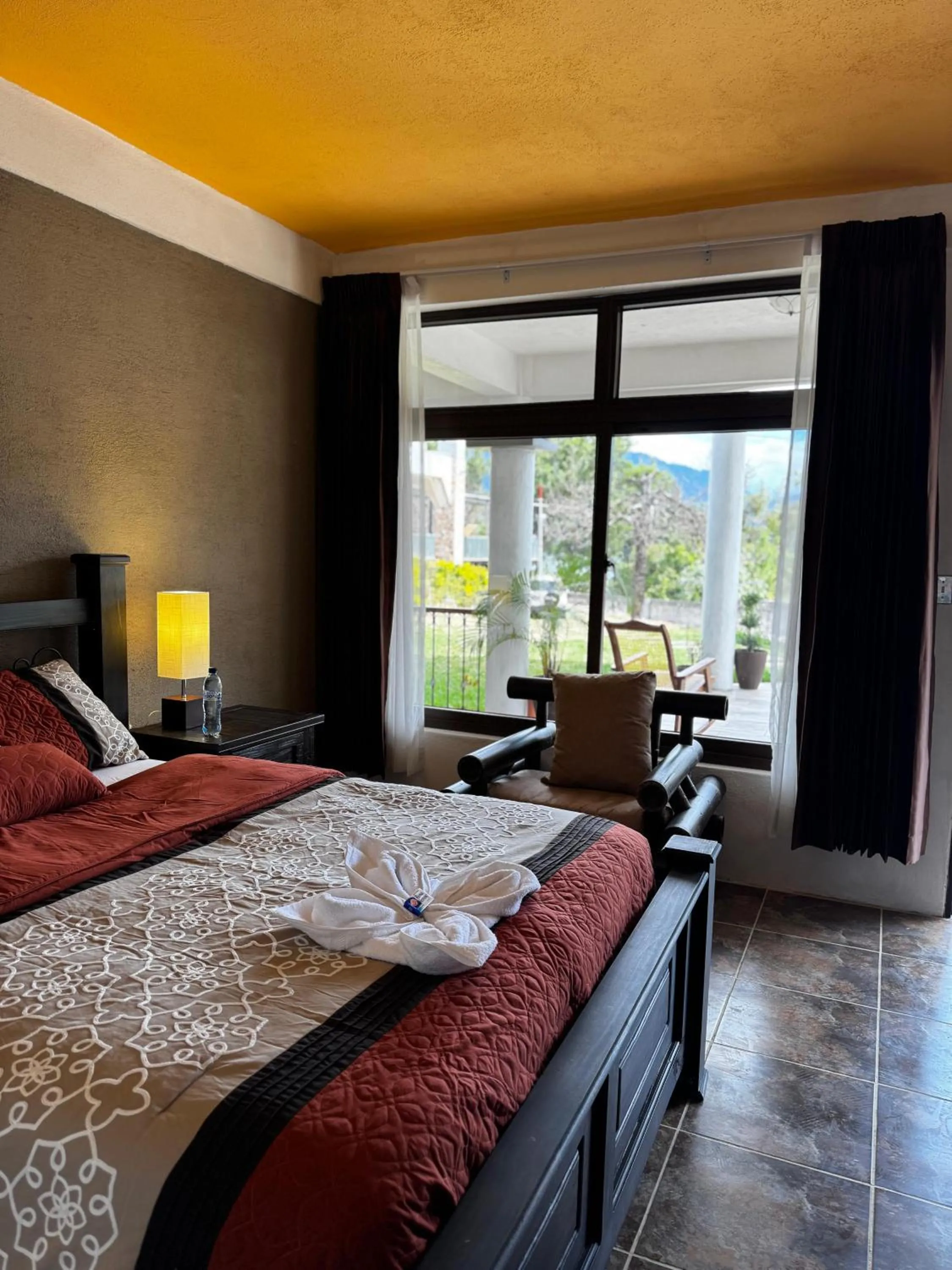 Photo of the whole room, Bed in Hotel Mercy