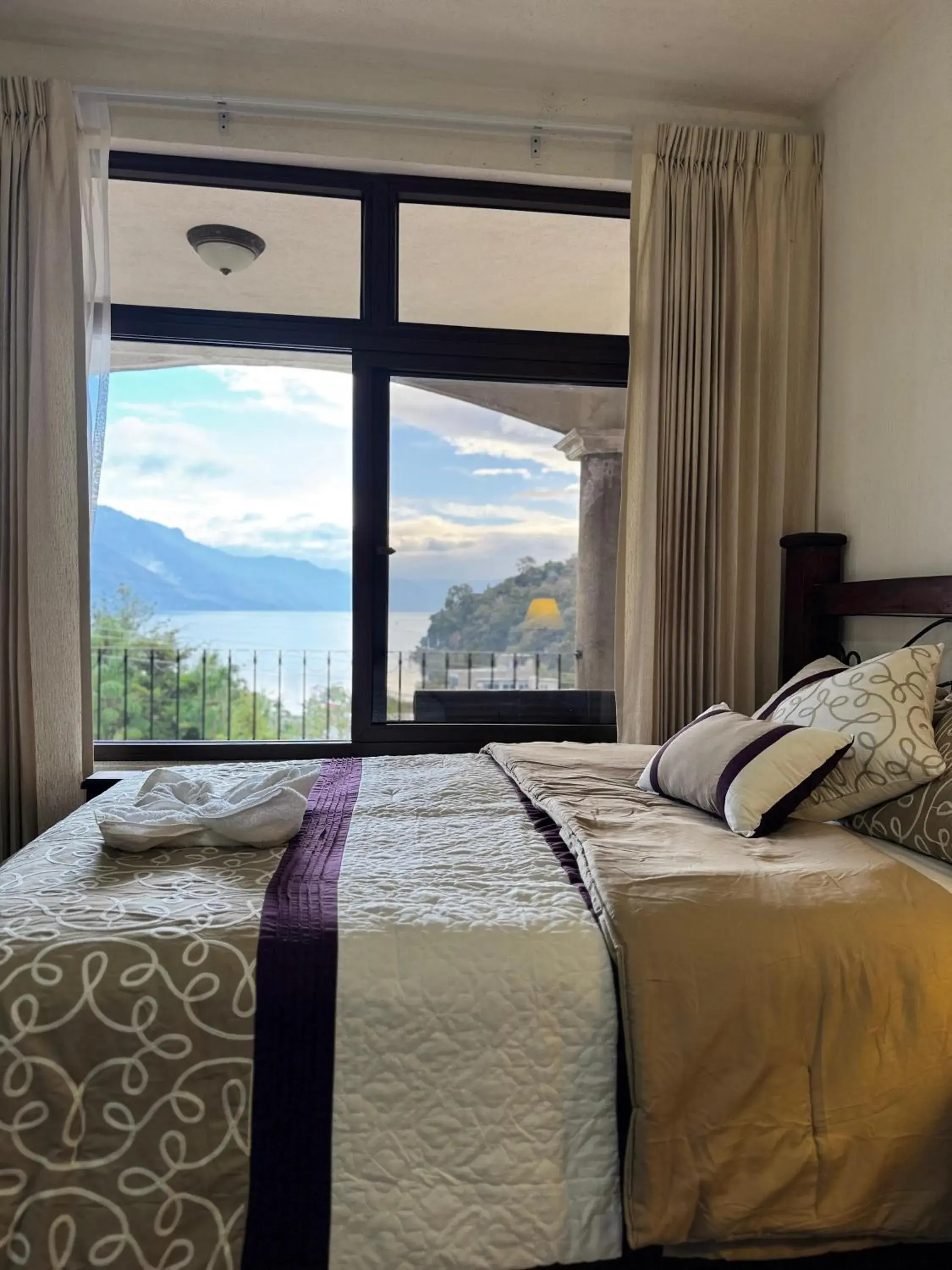 Double Room with Two Double Beds - single occupancy in Hotel Mercy Double Room with Two Double Beds - single occupancy in Hotel Mercy
