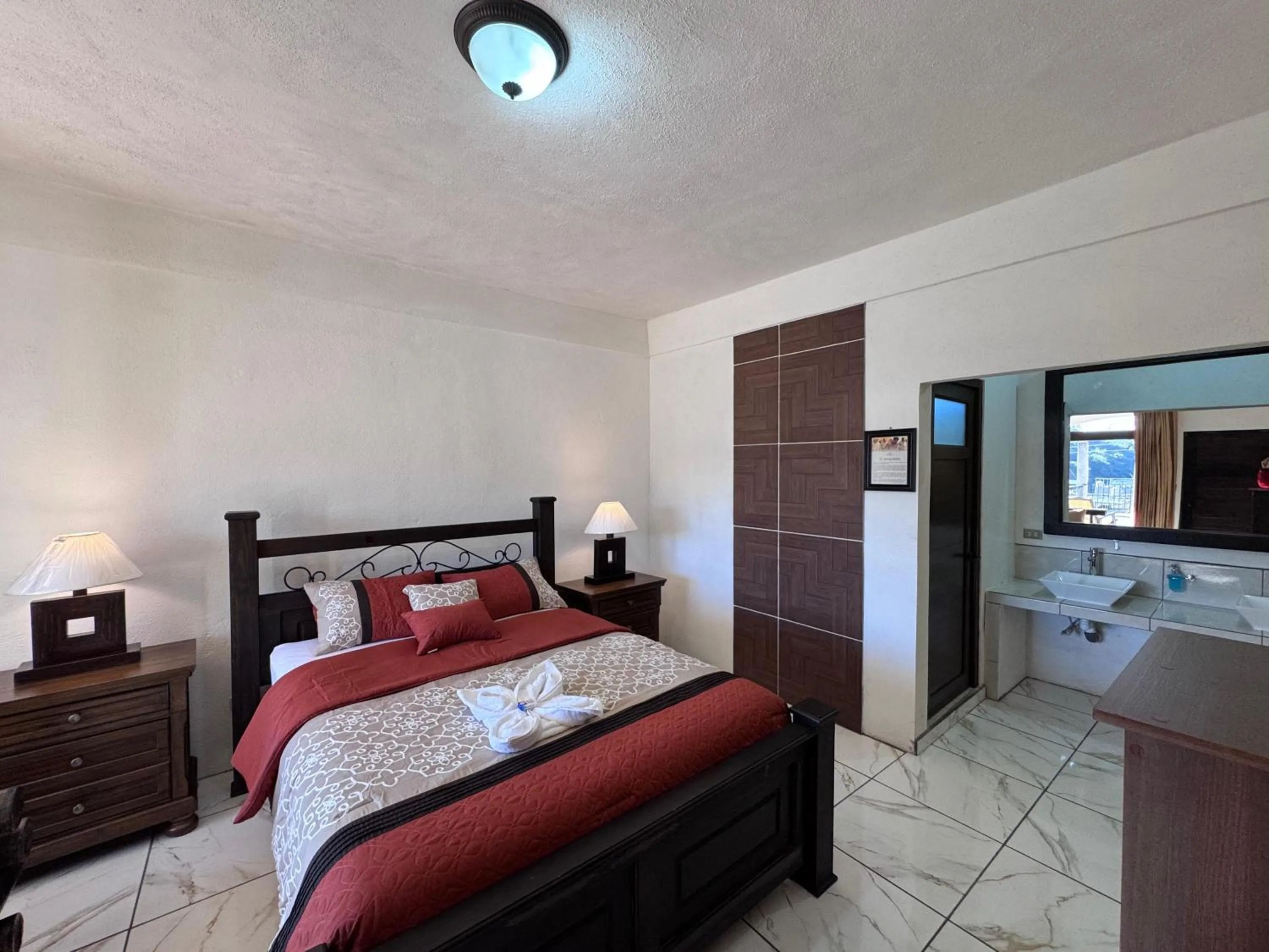 Photo of the whole room, Bed in Hotel Mercy