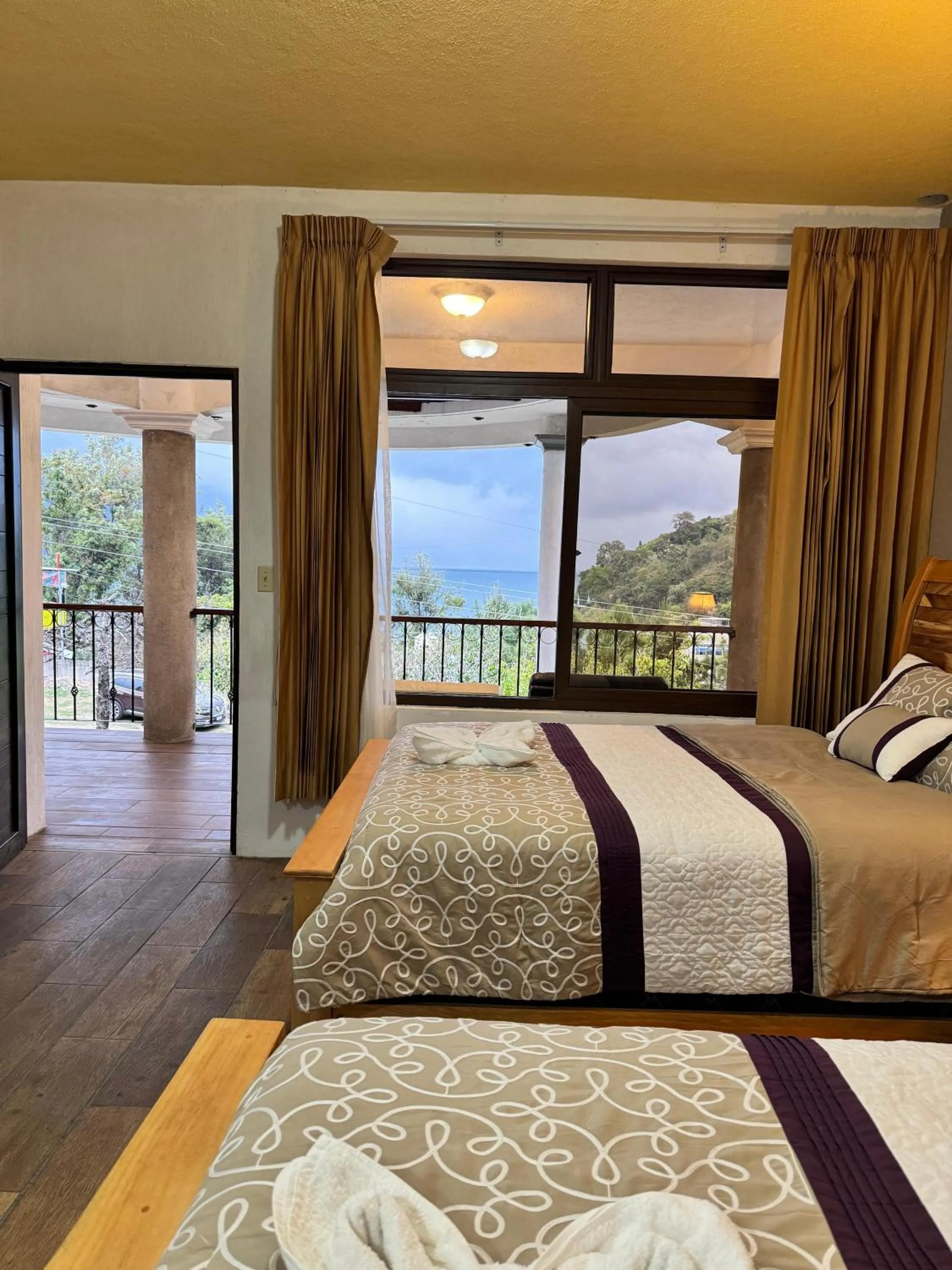 Photo of the whole room, Bed in Hotel Mercy
