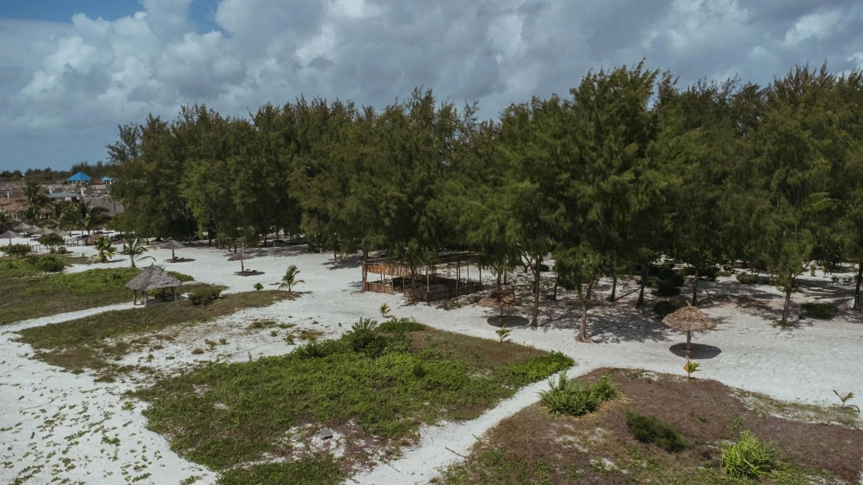 Day in Hakuna Majiwe Beach Lodge