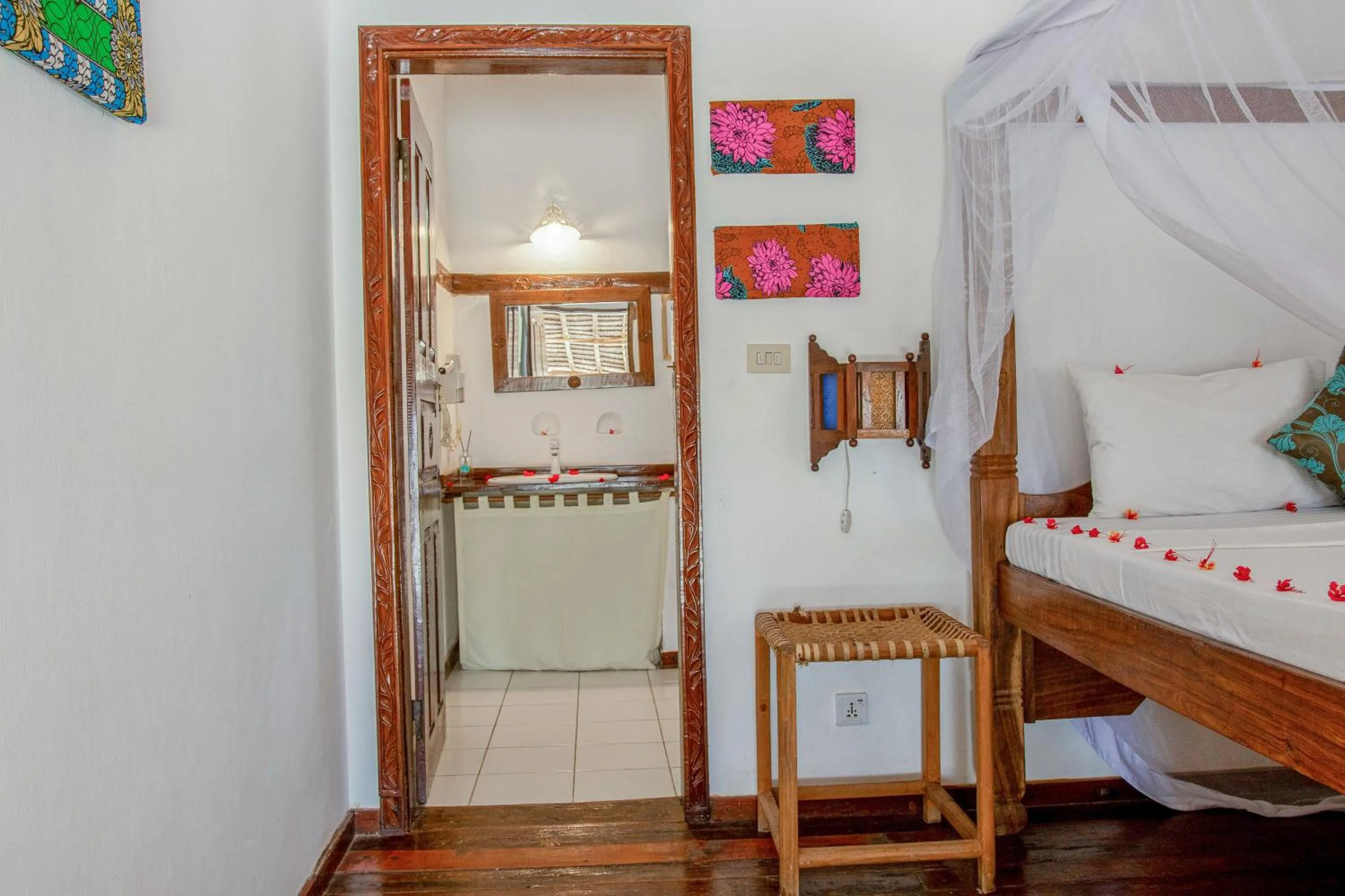 Bedroom, Bed in Hakuna Majiwe Beach Lodge