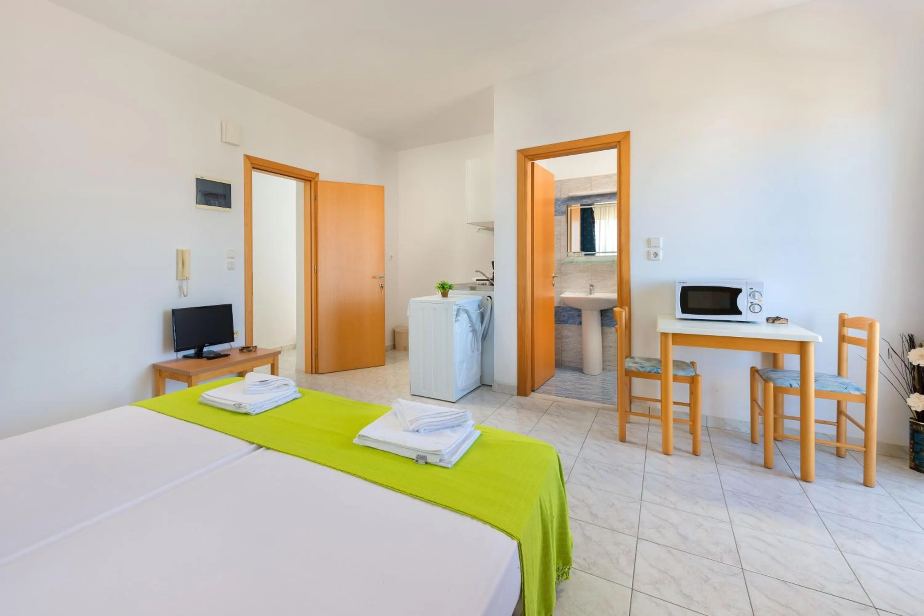Yiannis Apartments