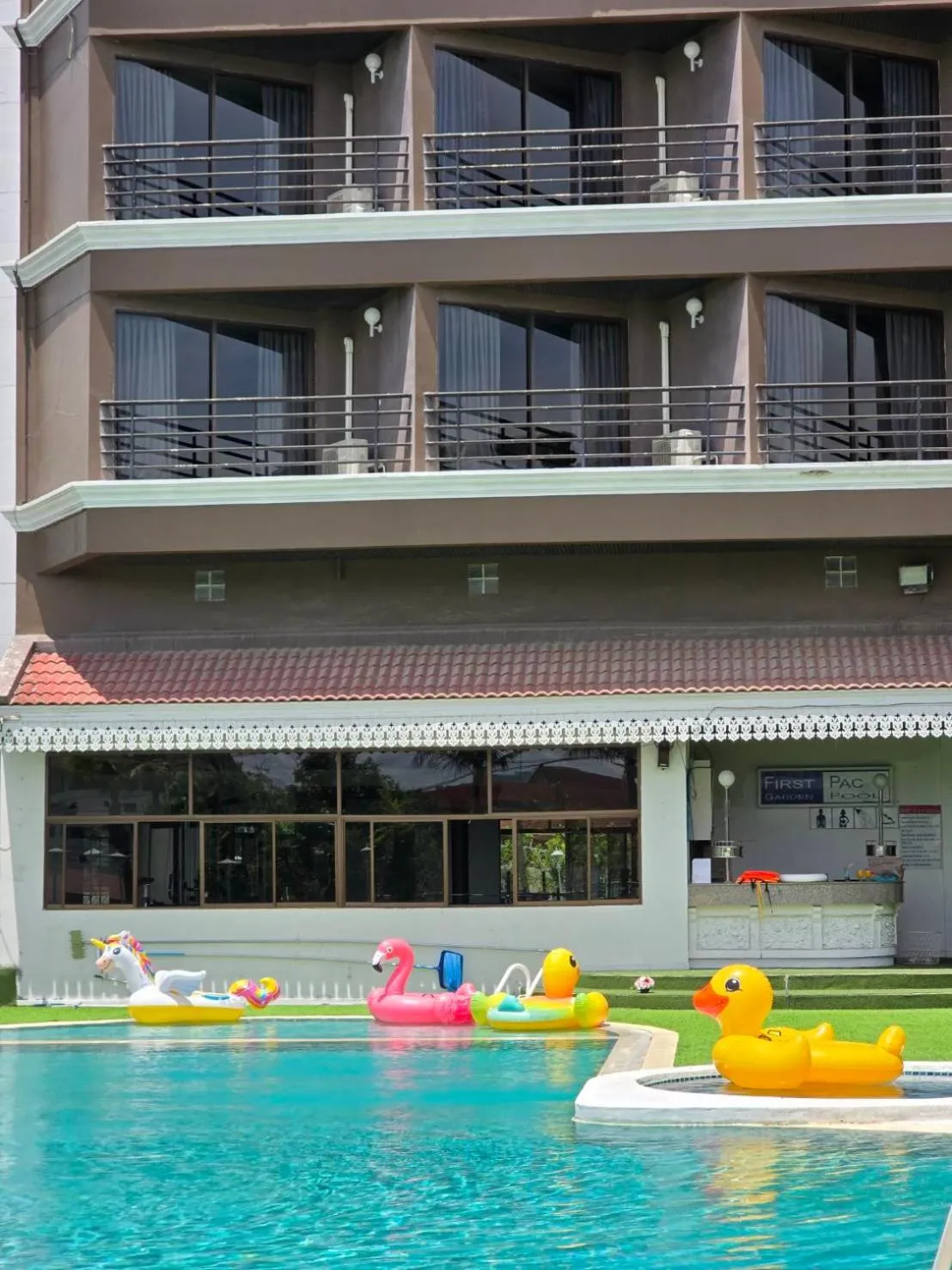 Swimming pool in First Pacific Cirrus