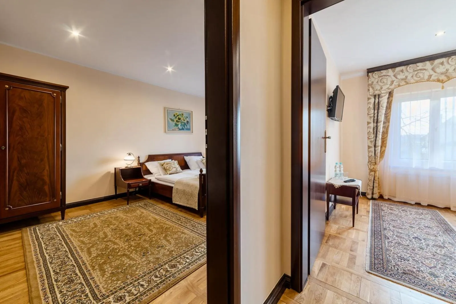 Photo of the whole room, Bed in Pałac Kłanino