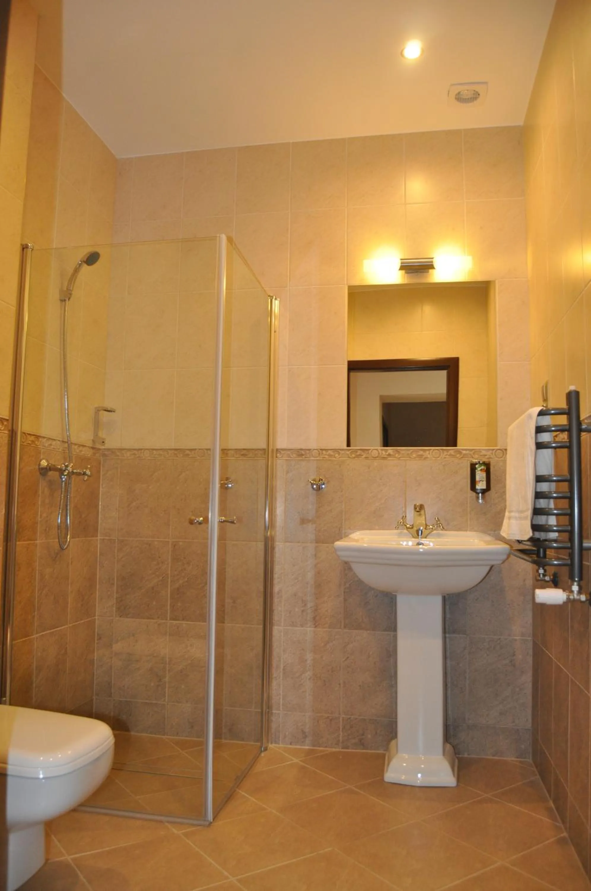 Photo of the whole room in Pałac Kłanino