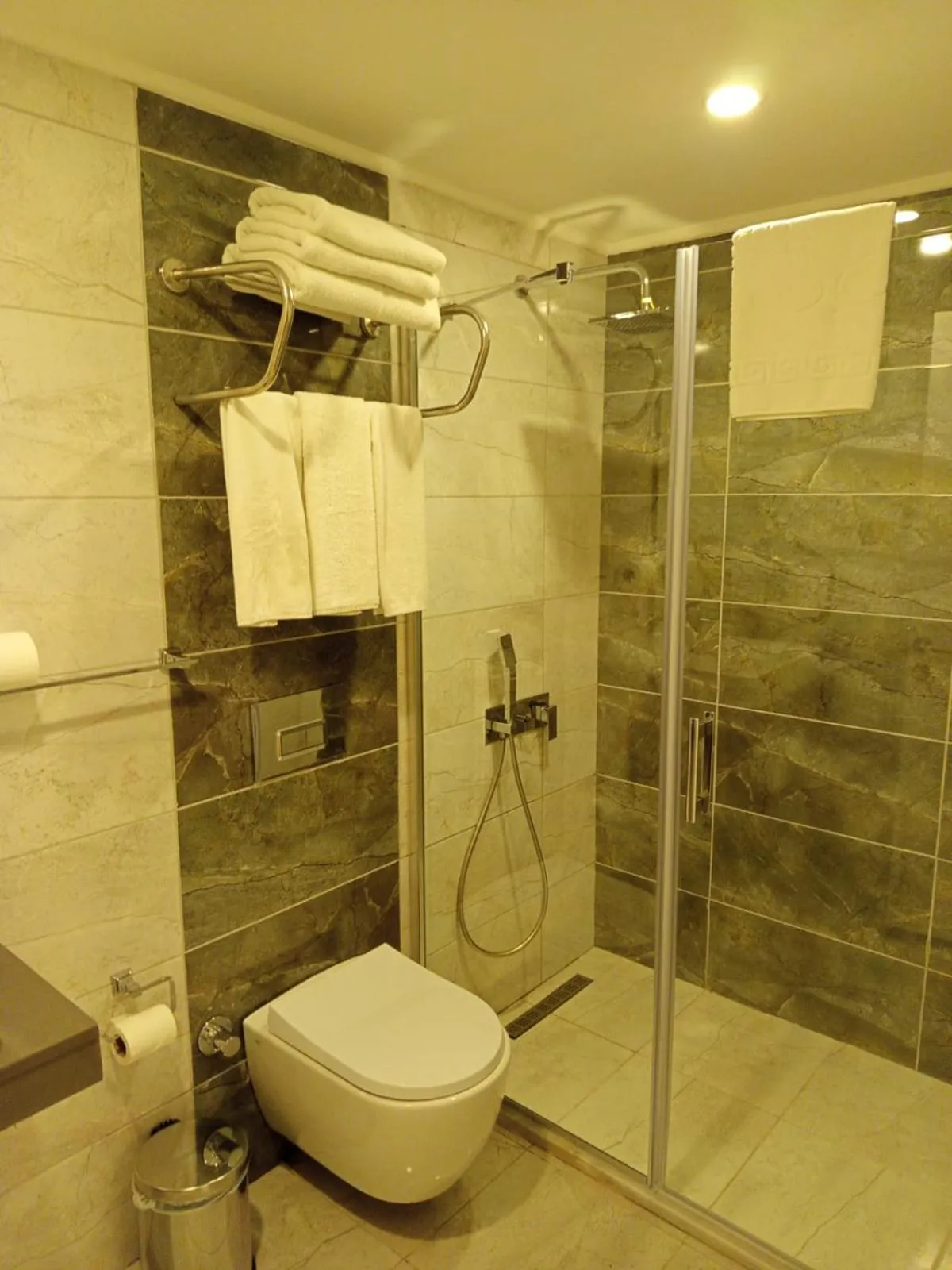 Shower in Ber Mai İnci Hotel Antalya