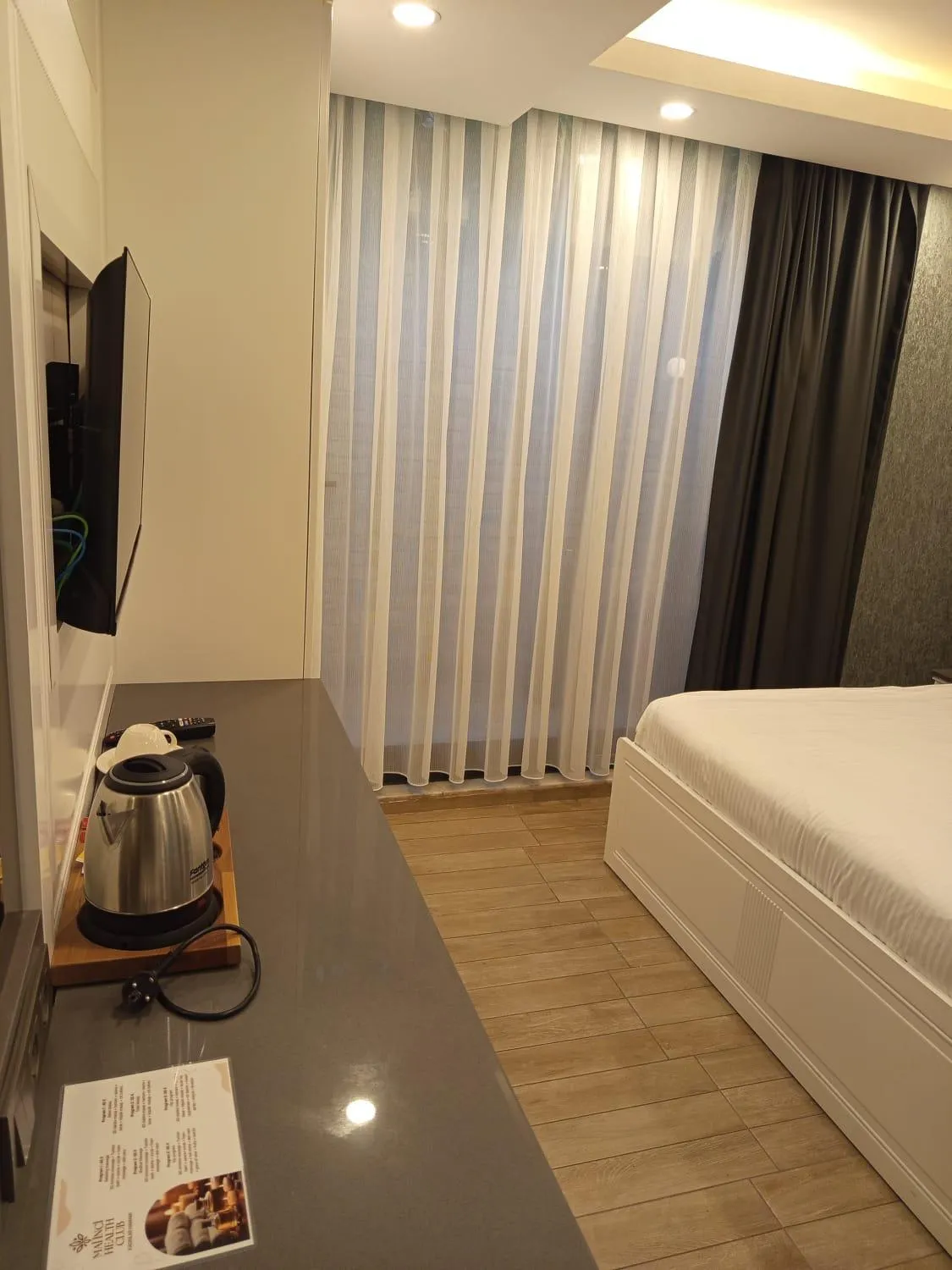 Coffee/tea facilities, Bed in Ber Mai İnci Hotel Antalya