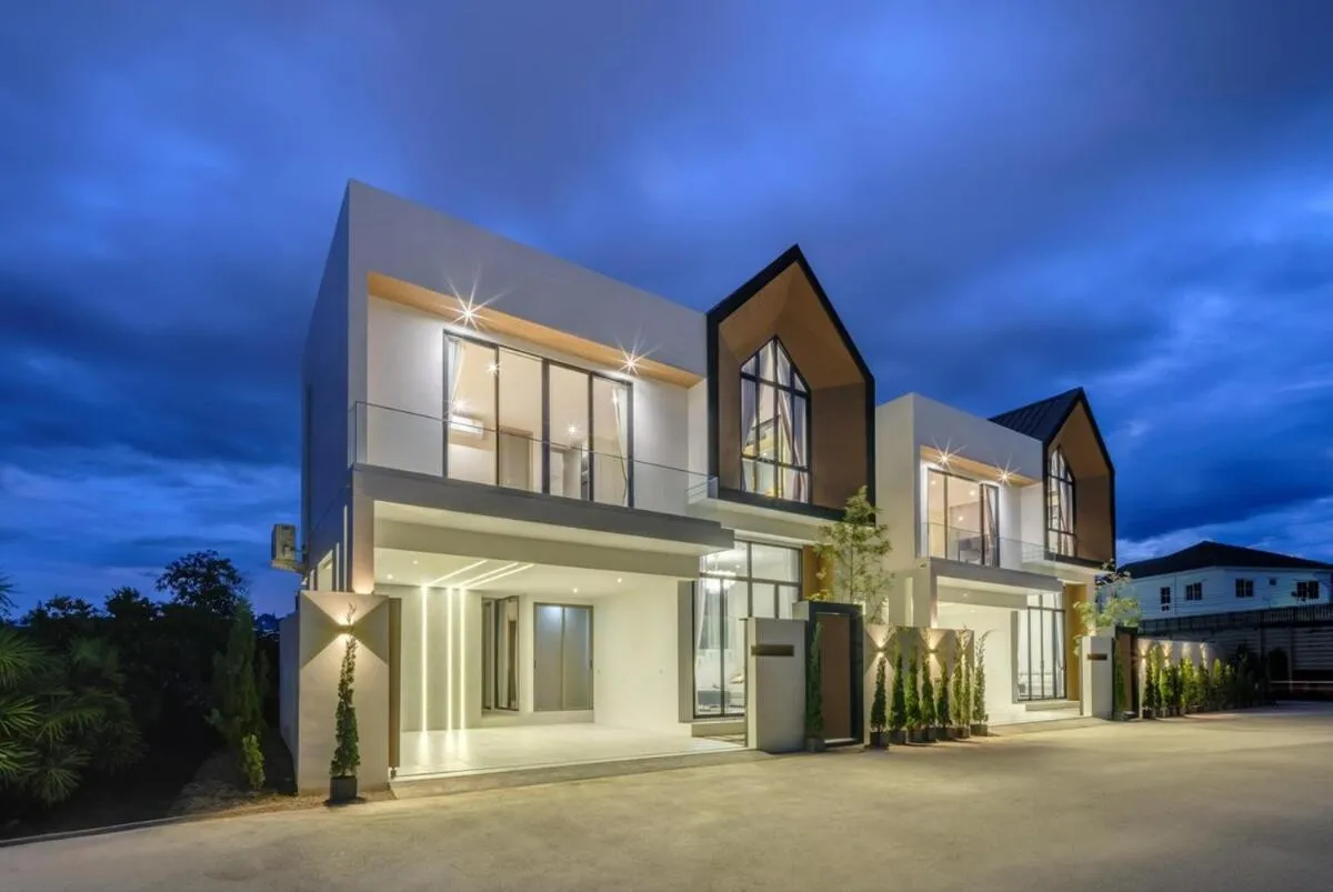 A9 Airport Modern Pool Villa