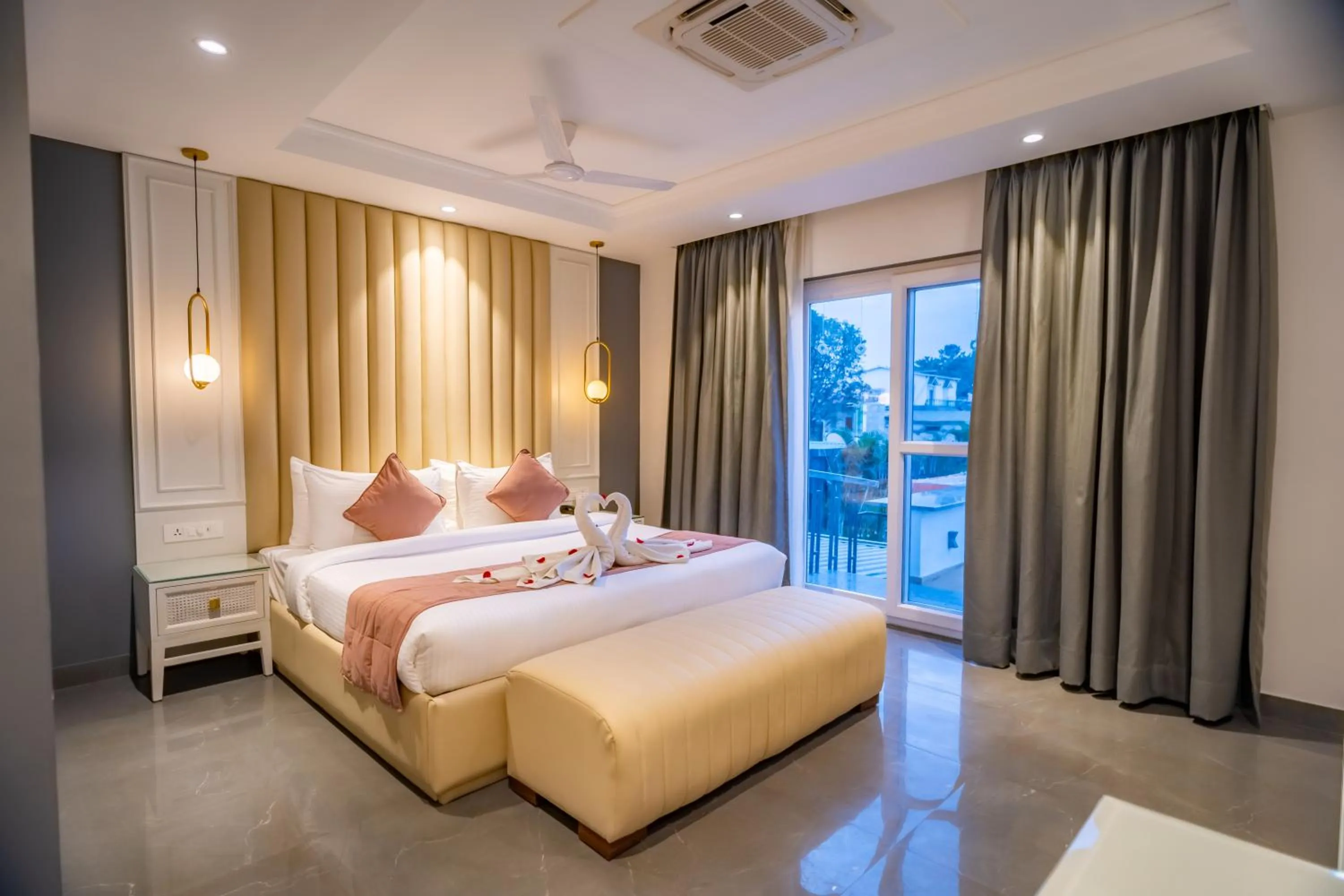 Bed in Hotel MJ Residency