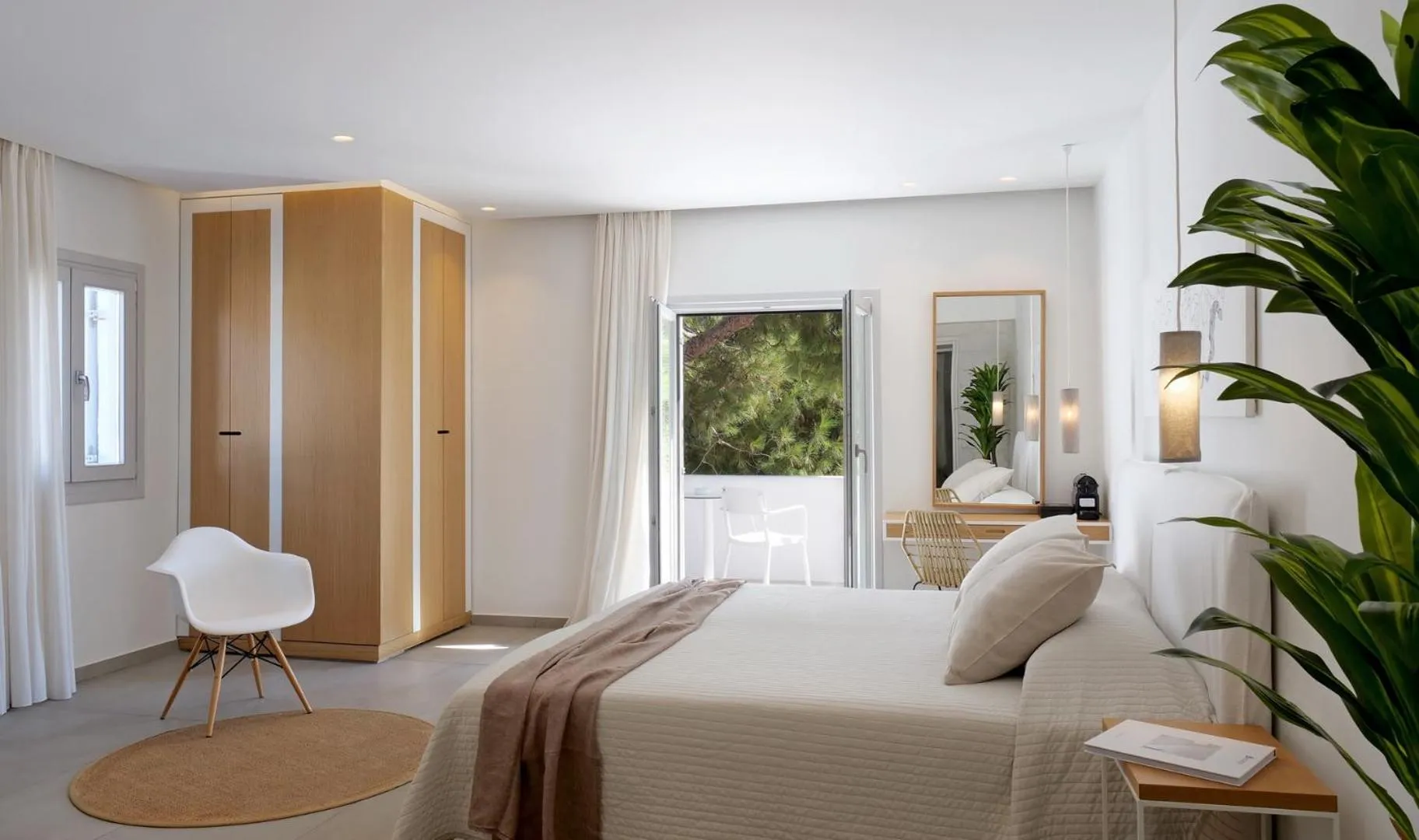 Bed in Andronikos Hotel