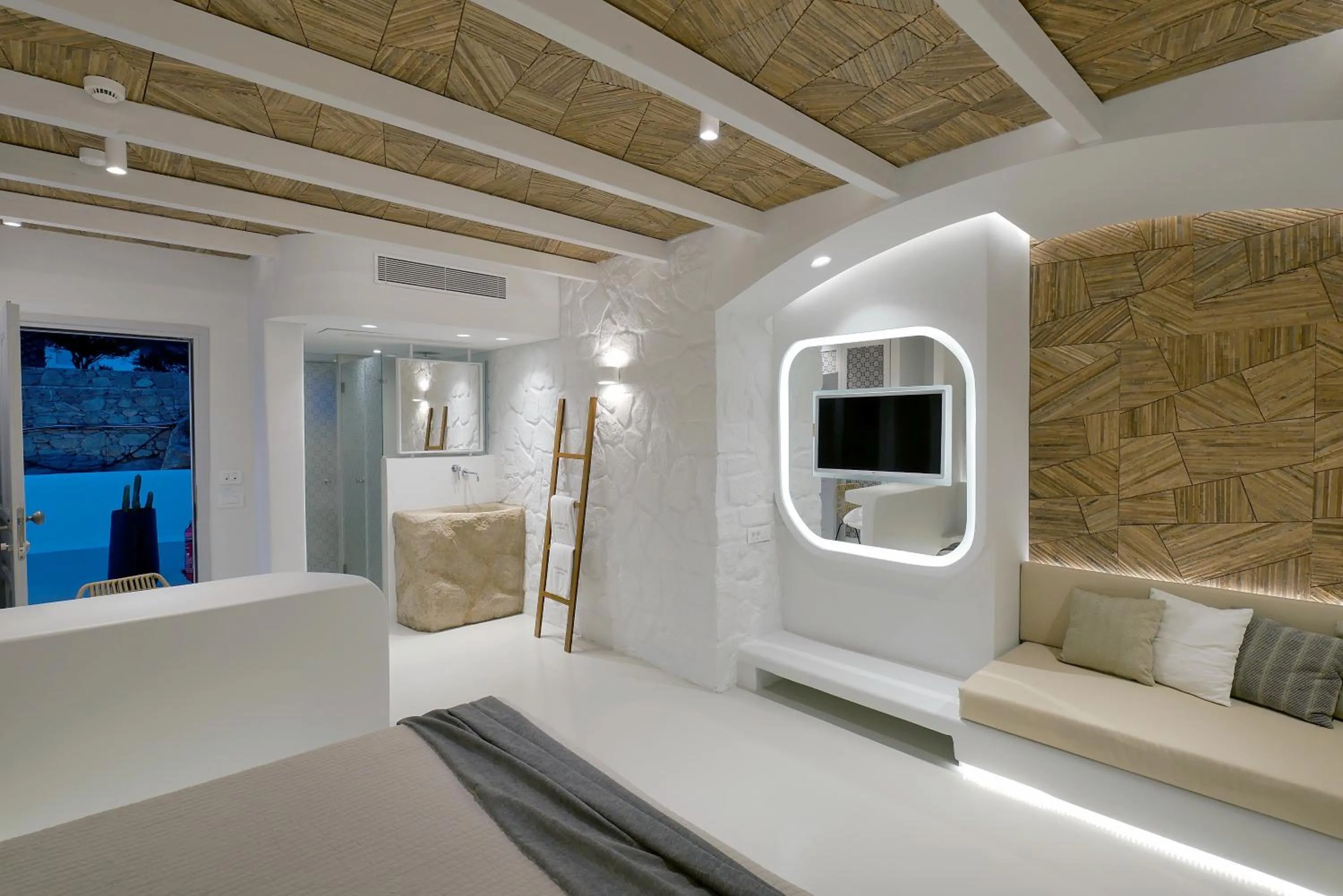 Bed in Andronikos Hotel