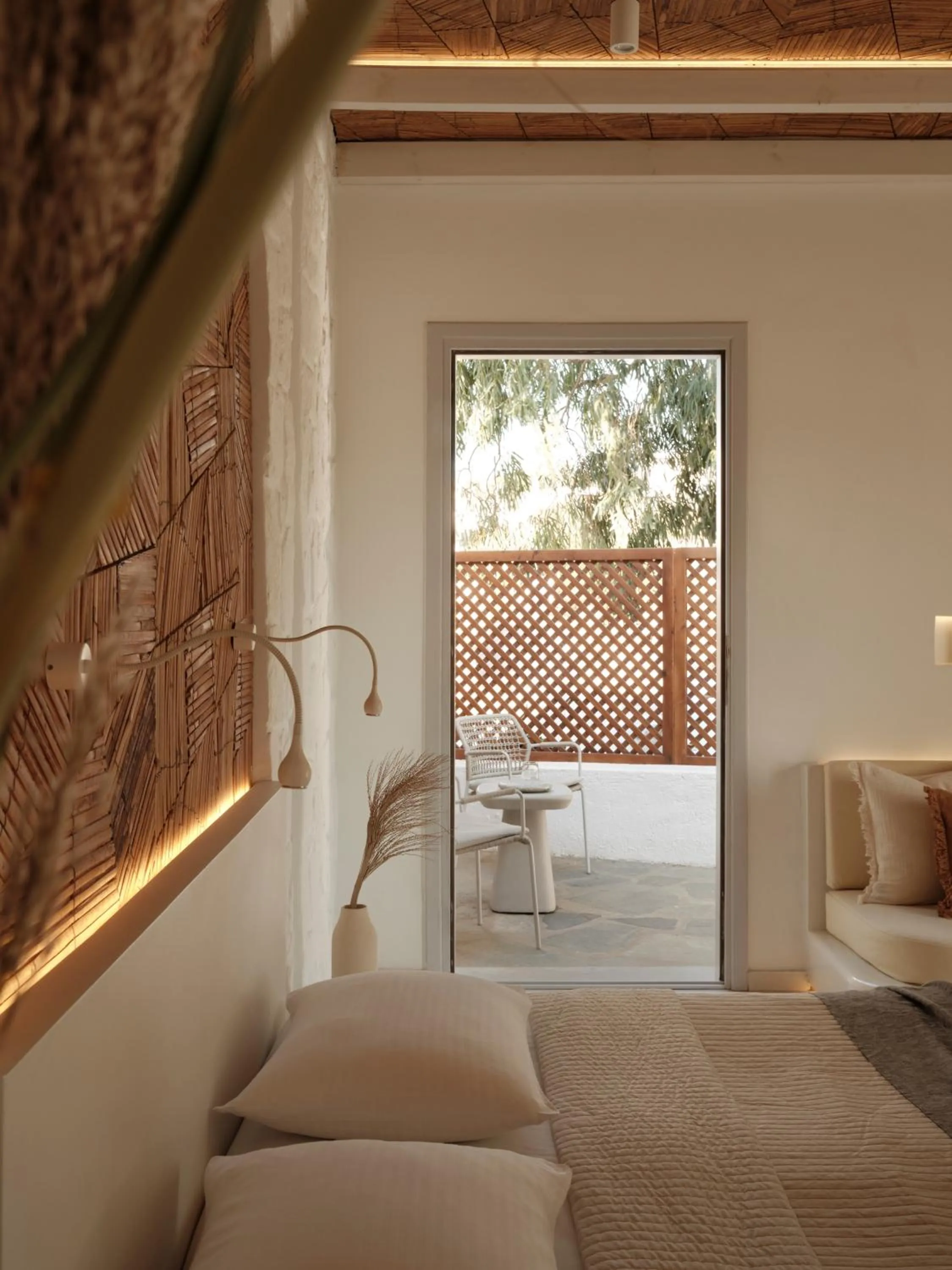 Facade/entrance, Bed in Andronikos Hotel