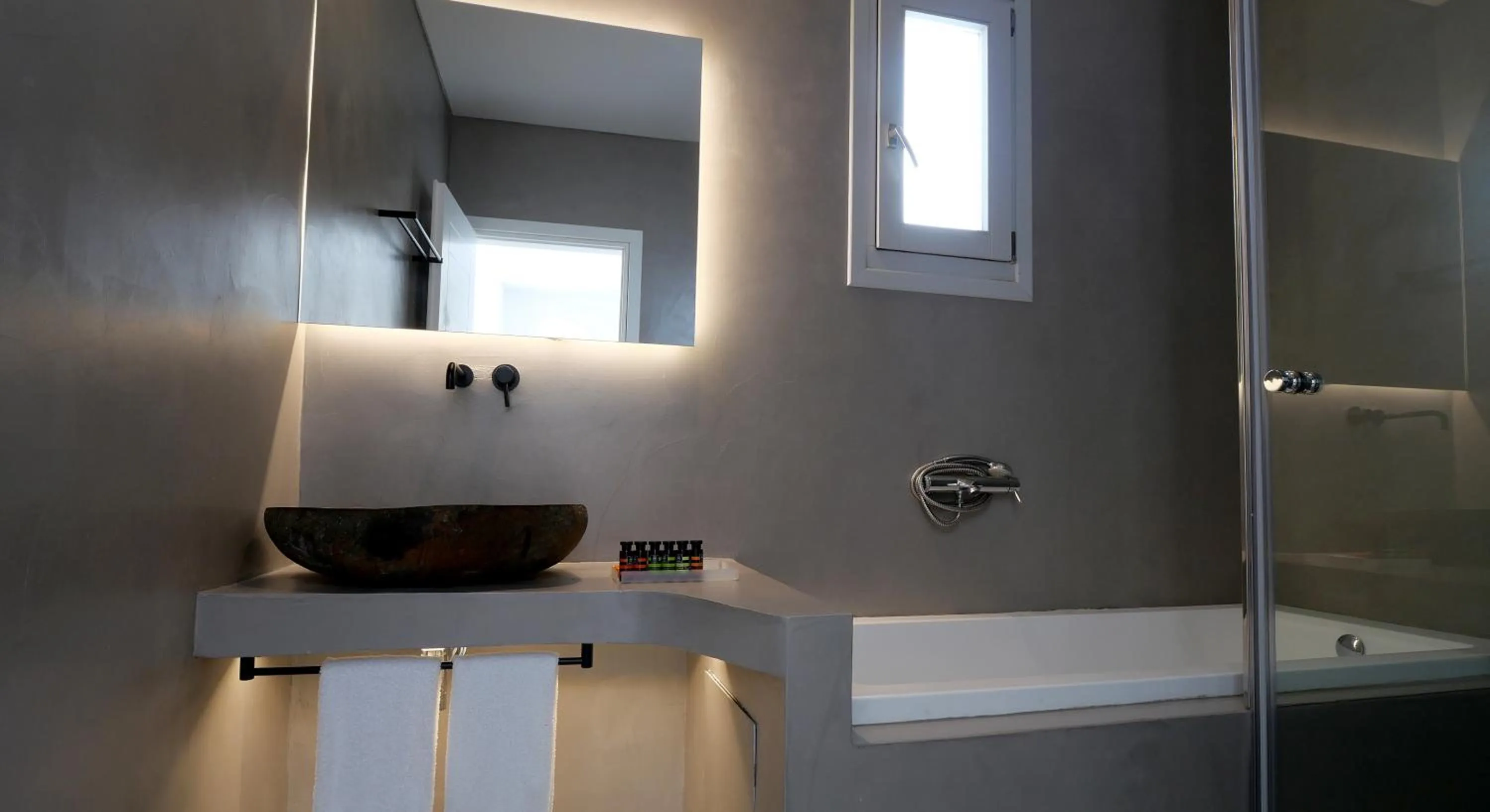 Bathroom in Andronikos Hotel