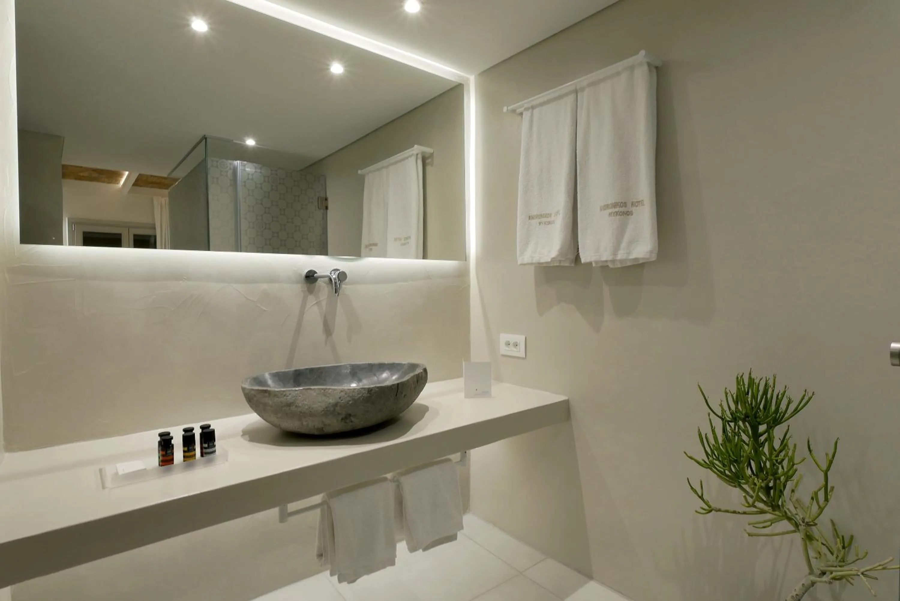 Bathroom in Andronikos Hotel