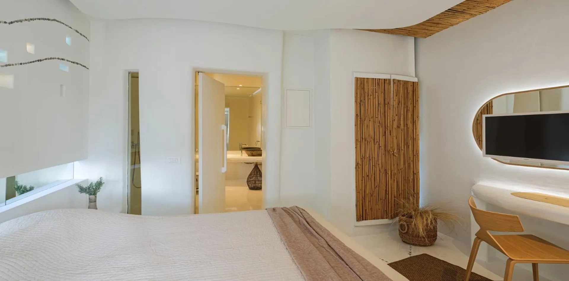 Bed in Andronikos Hotel