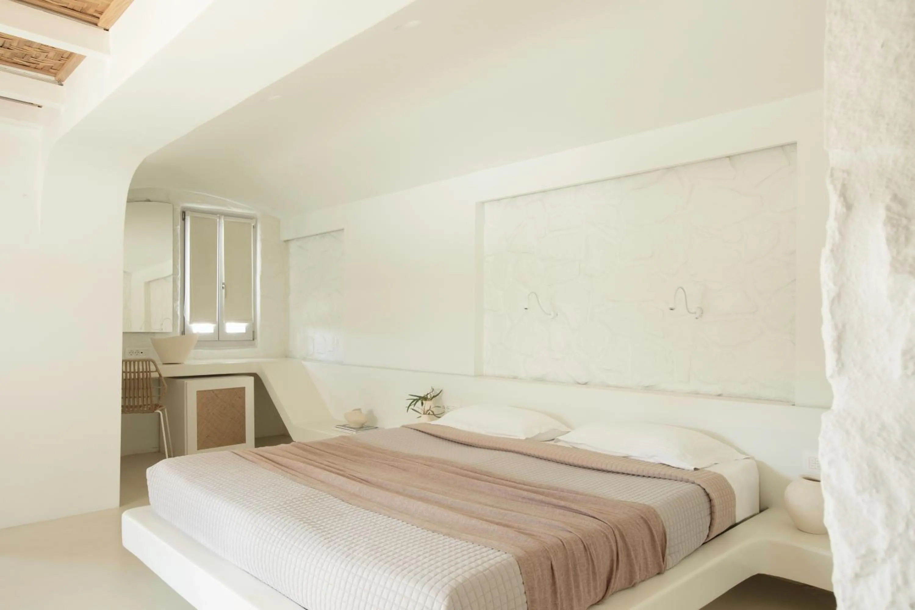 Bed in Andronikos Hotel