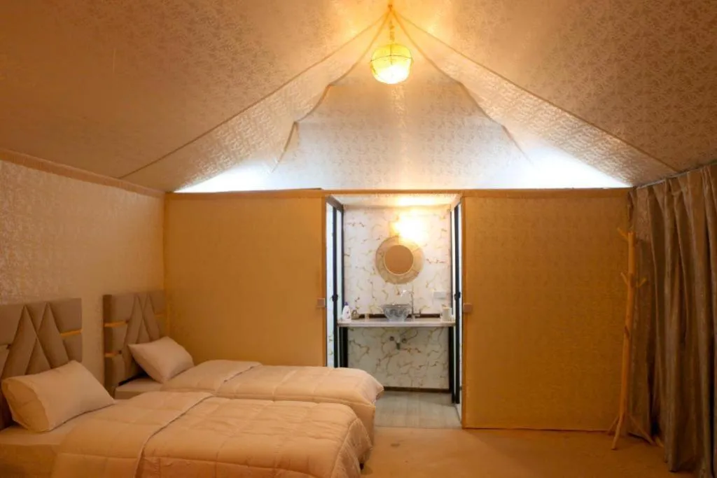 Bed in Kal Tenere Agafay Luxury Camp