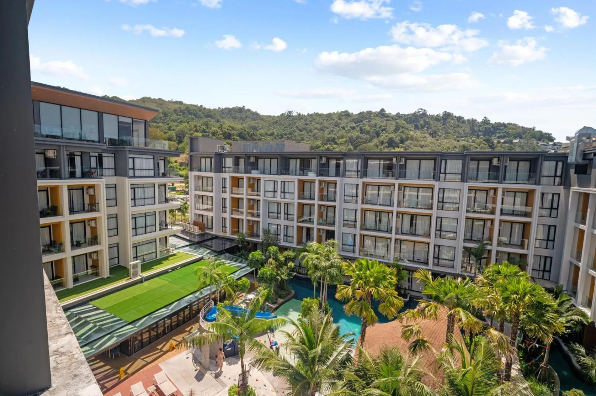 Floor plan in Modern 1506 Condo in Wyndham Gardens on the beach