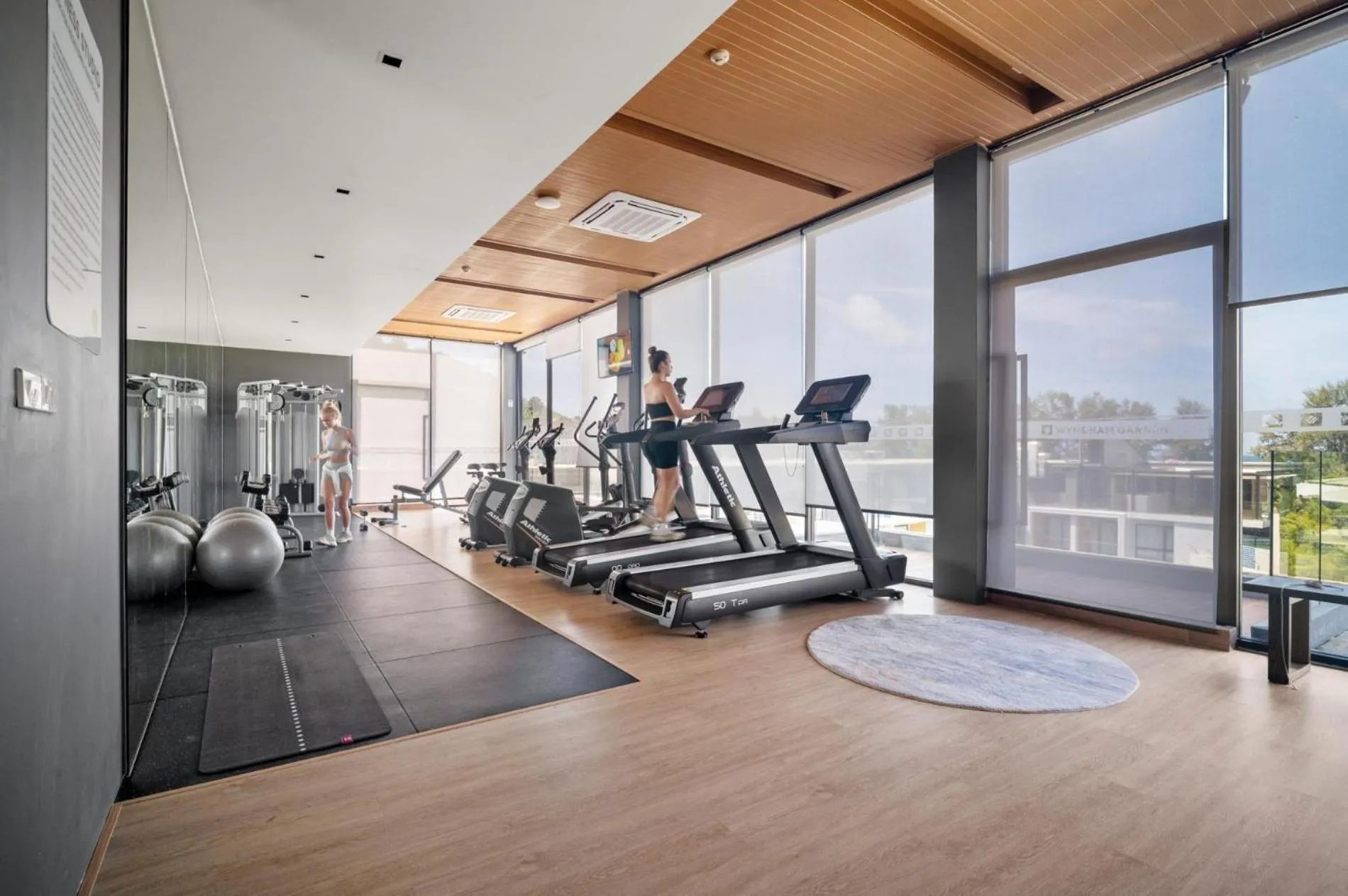 Floor plan in Modern 1506 Condo in Wyndham Gardens on the beach