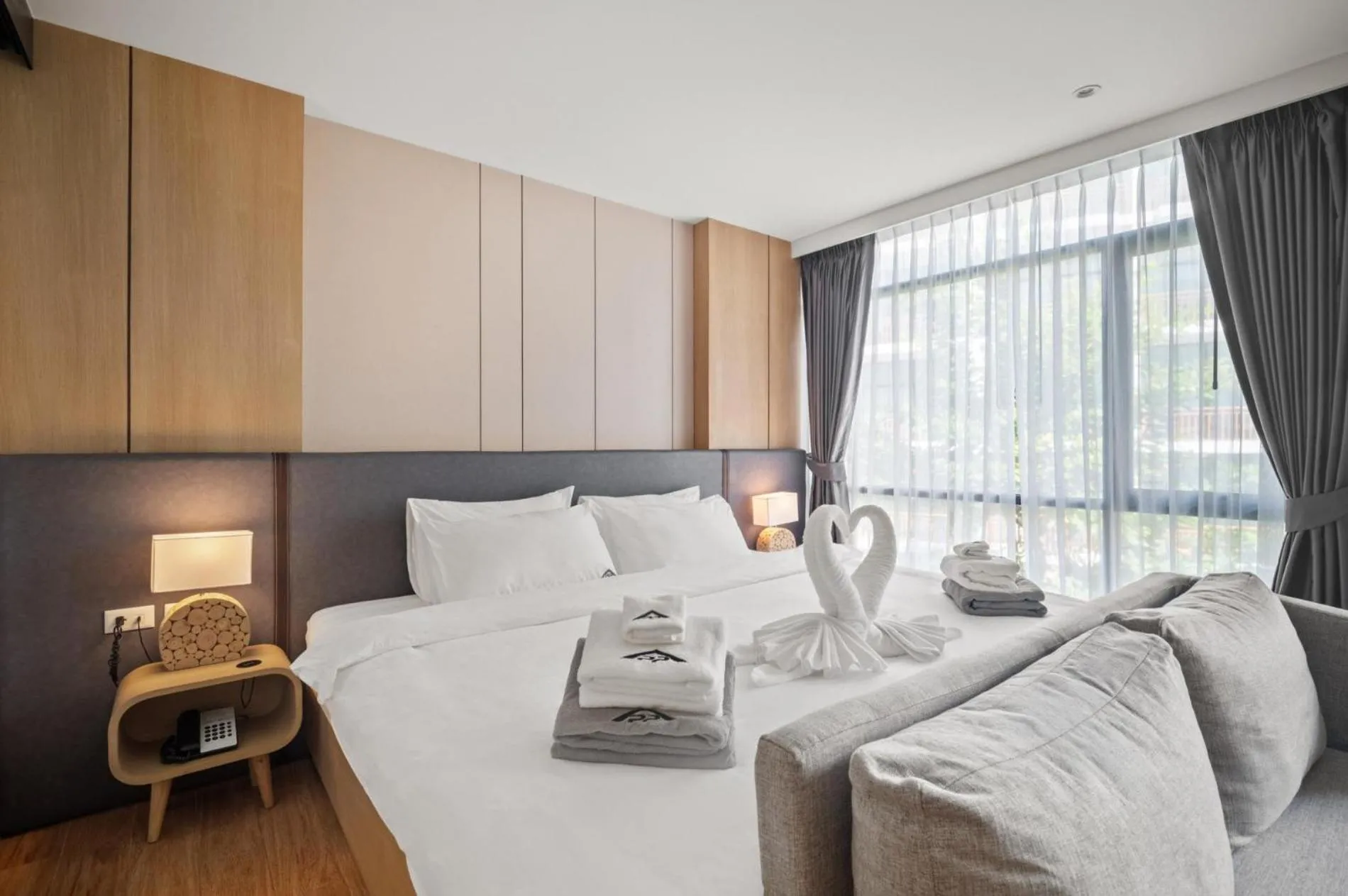 Floor plan, Bed in Modern 1506 Condo in Wyndham Gardens on the beach