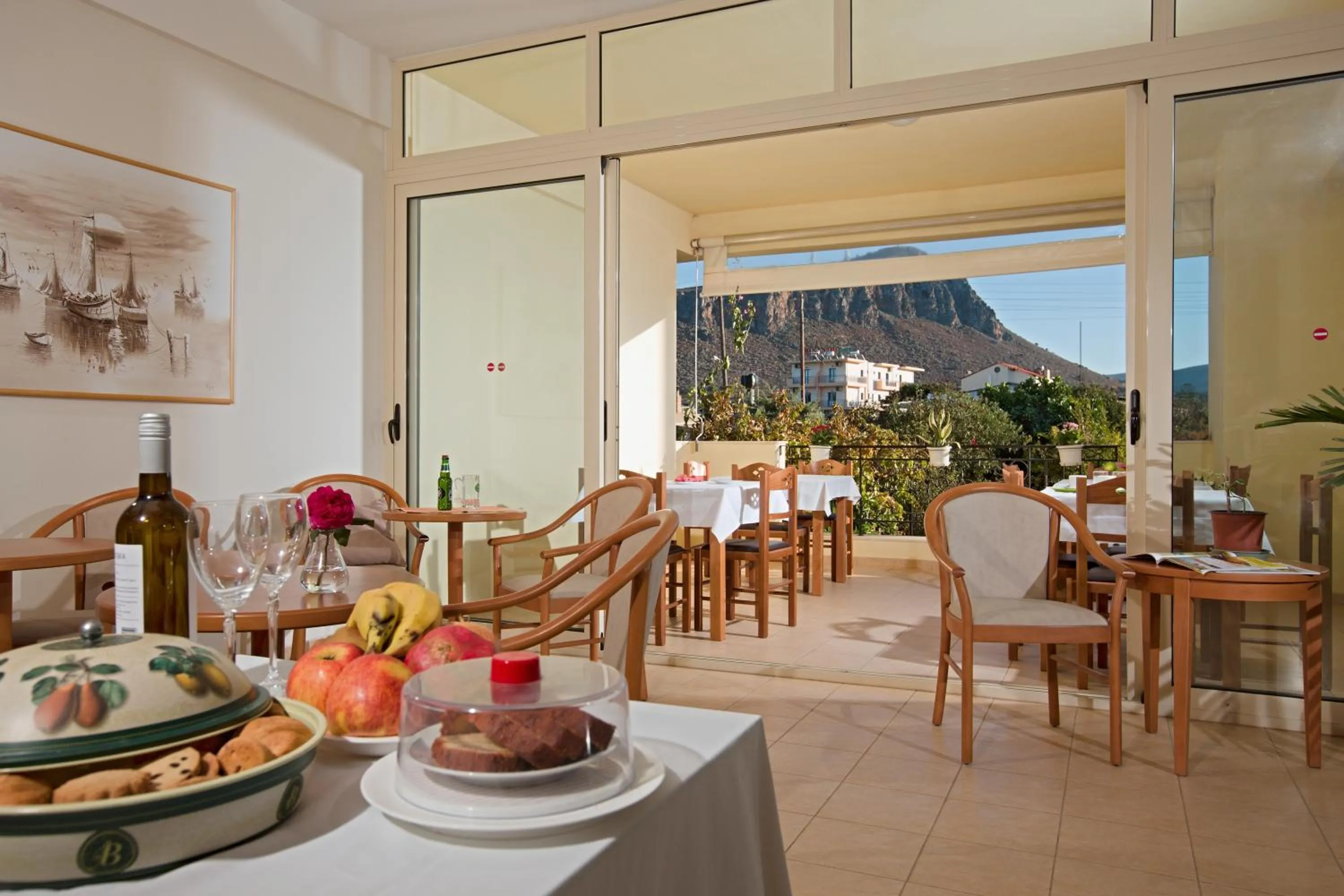 Breakfast in Fotis Studios Apartments