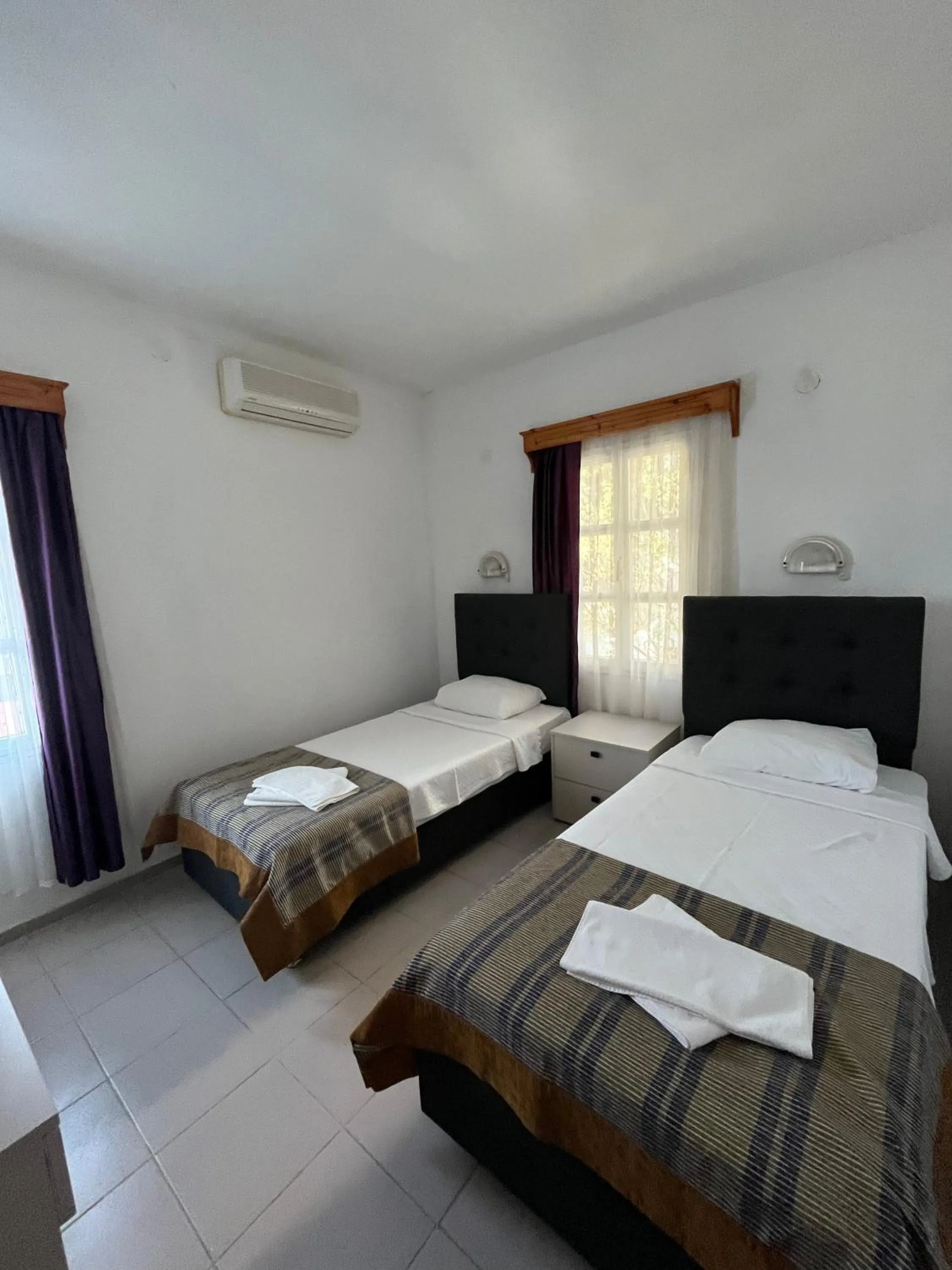 Bedroom, Bed in Ege Apartments