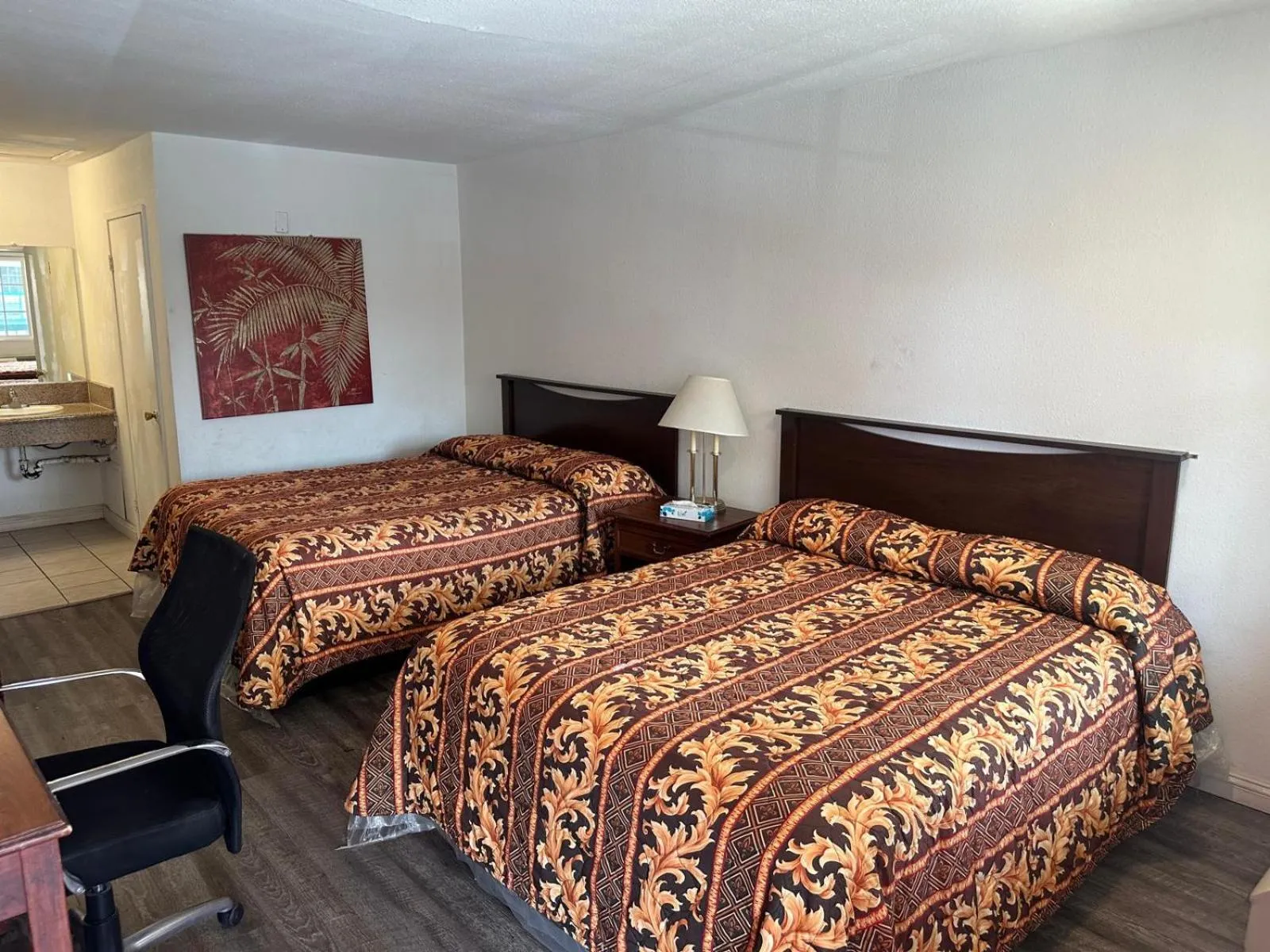 Bed in Palm Inn Motel - Rosemead, Los Angeles