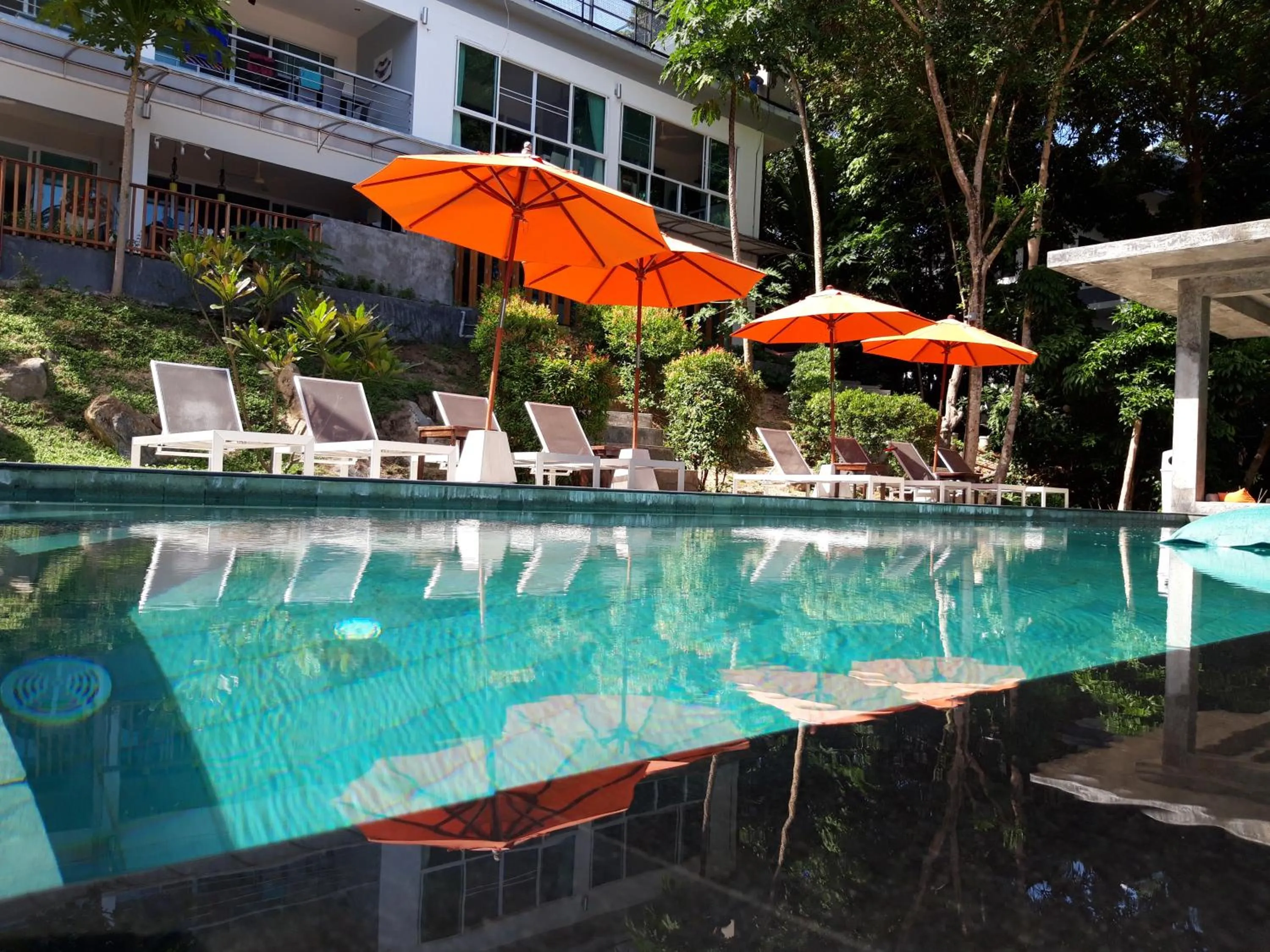 Swimming pool in Padel Phangan Suite