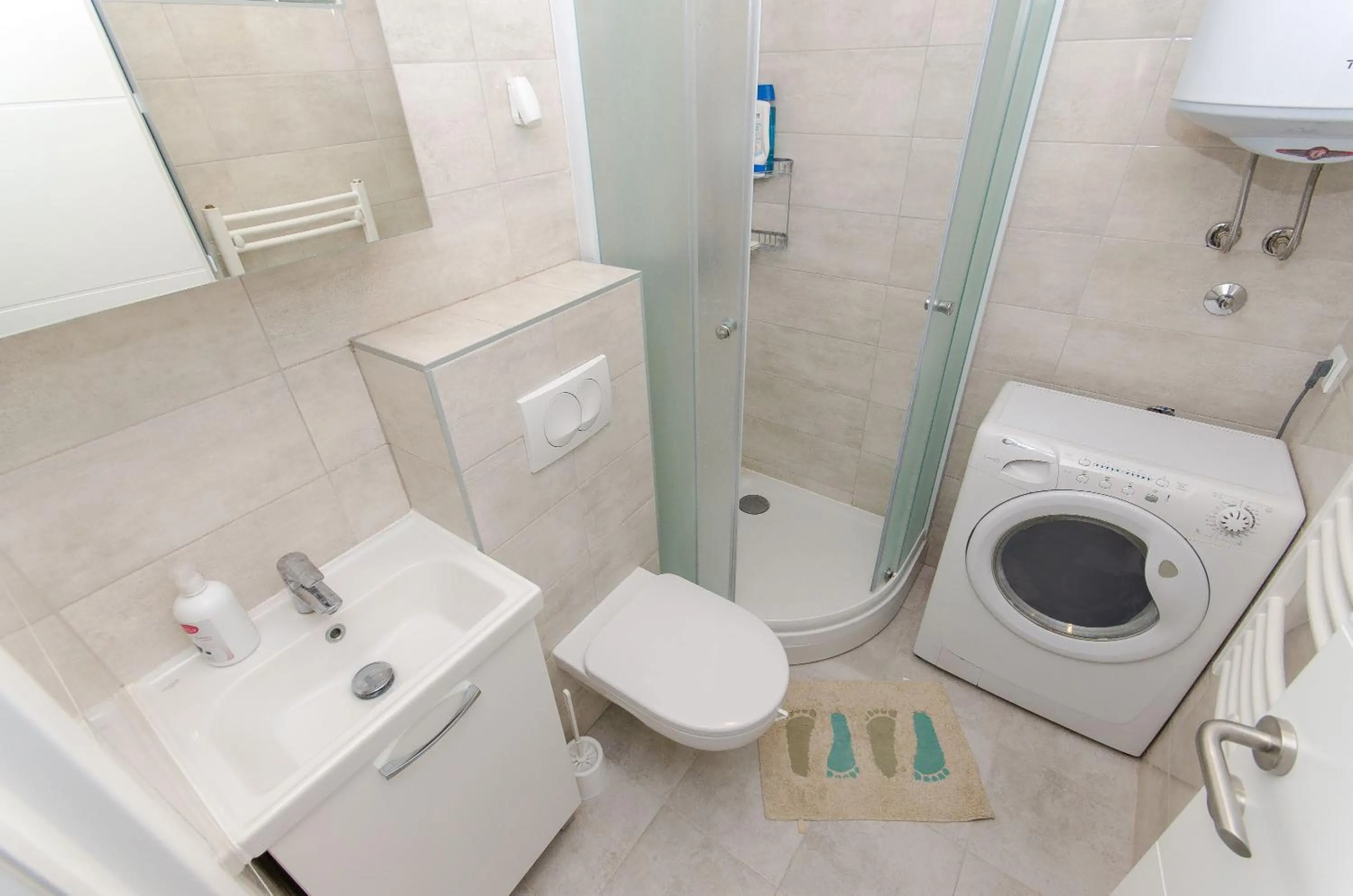Shower in Spacious apartment Neven near center, with two ac units