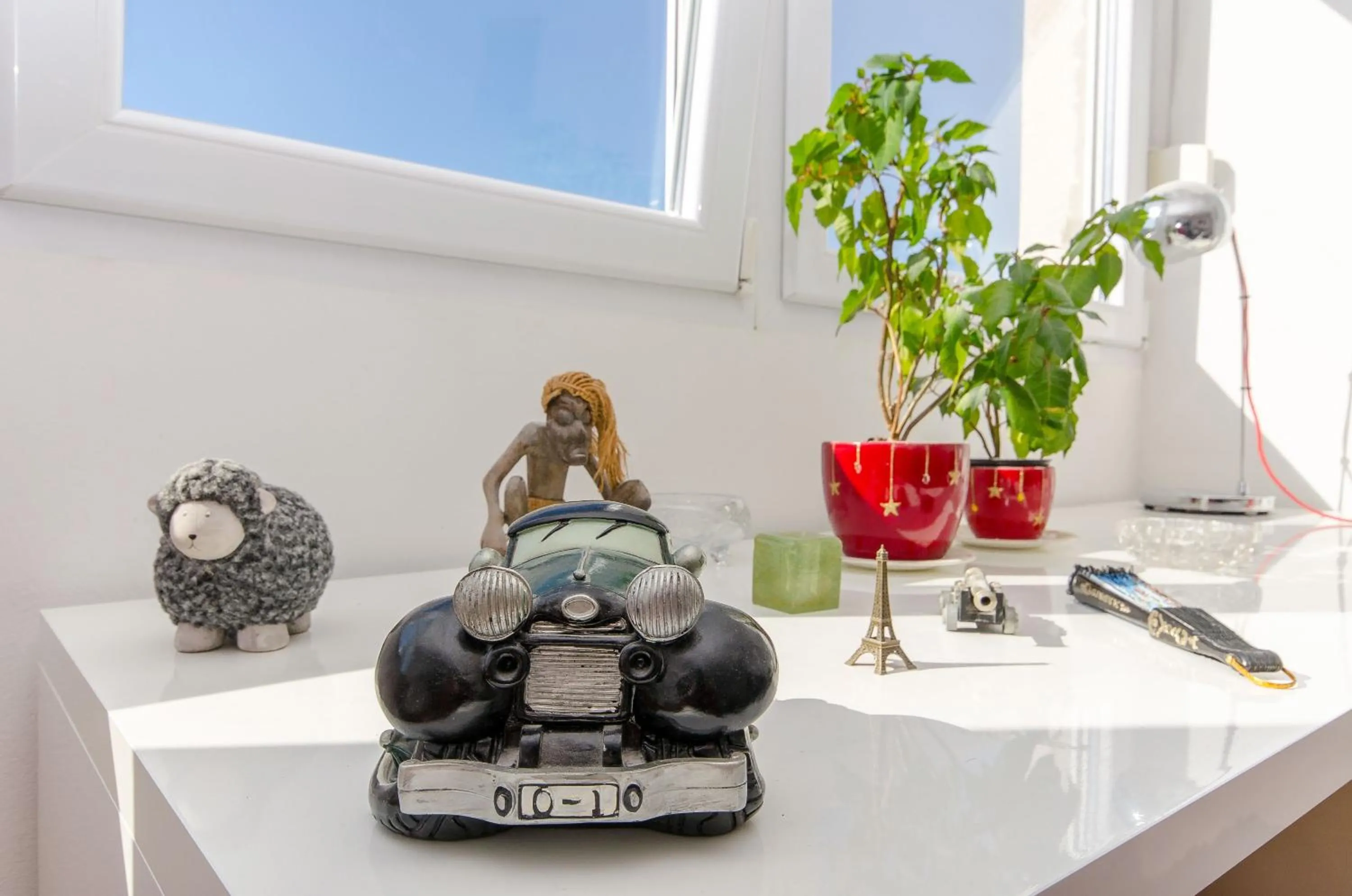 Decorative detail in Spacious apartment Neven near center, with two ac units