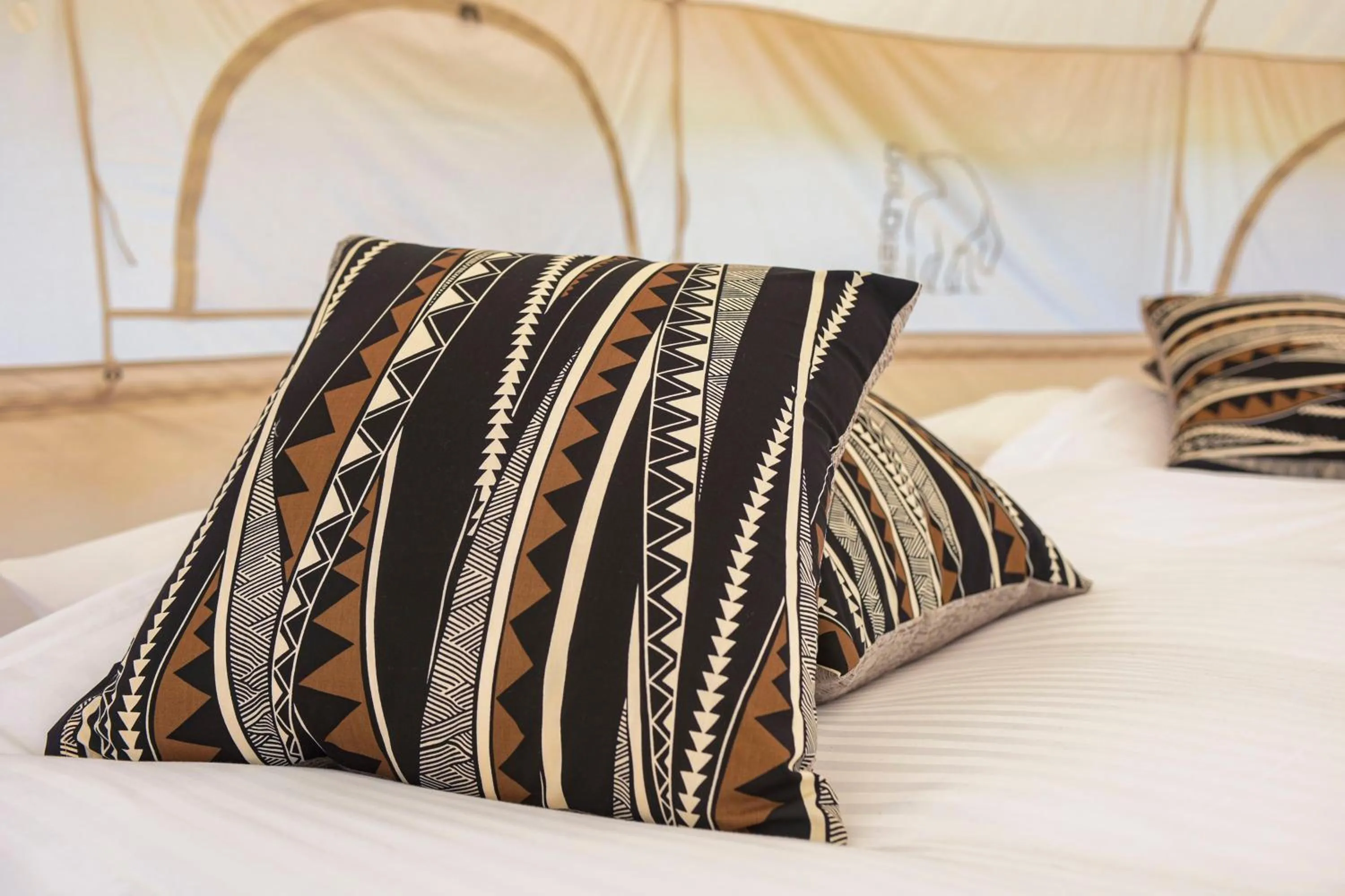 Photo of the whole room, Bed in Hawaiians Glamping Mauna Village