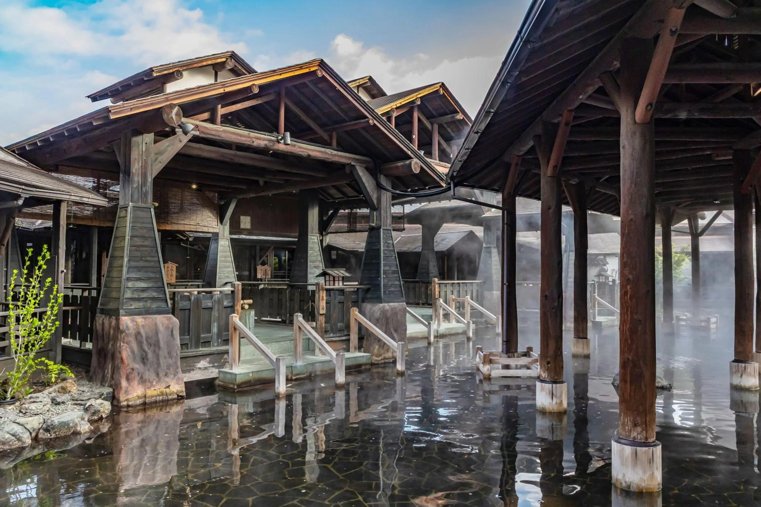 Hot Spring Bath in Hawaiians Glamping Mauna Village