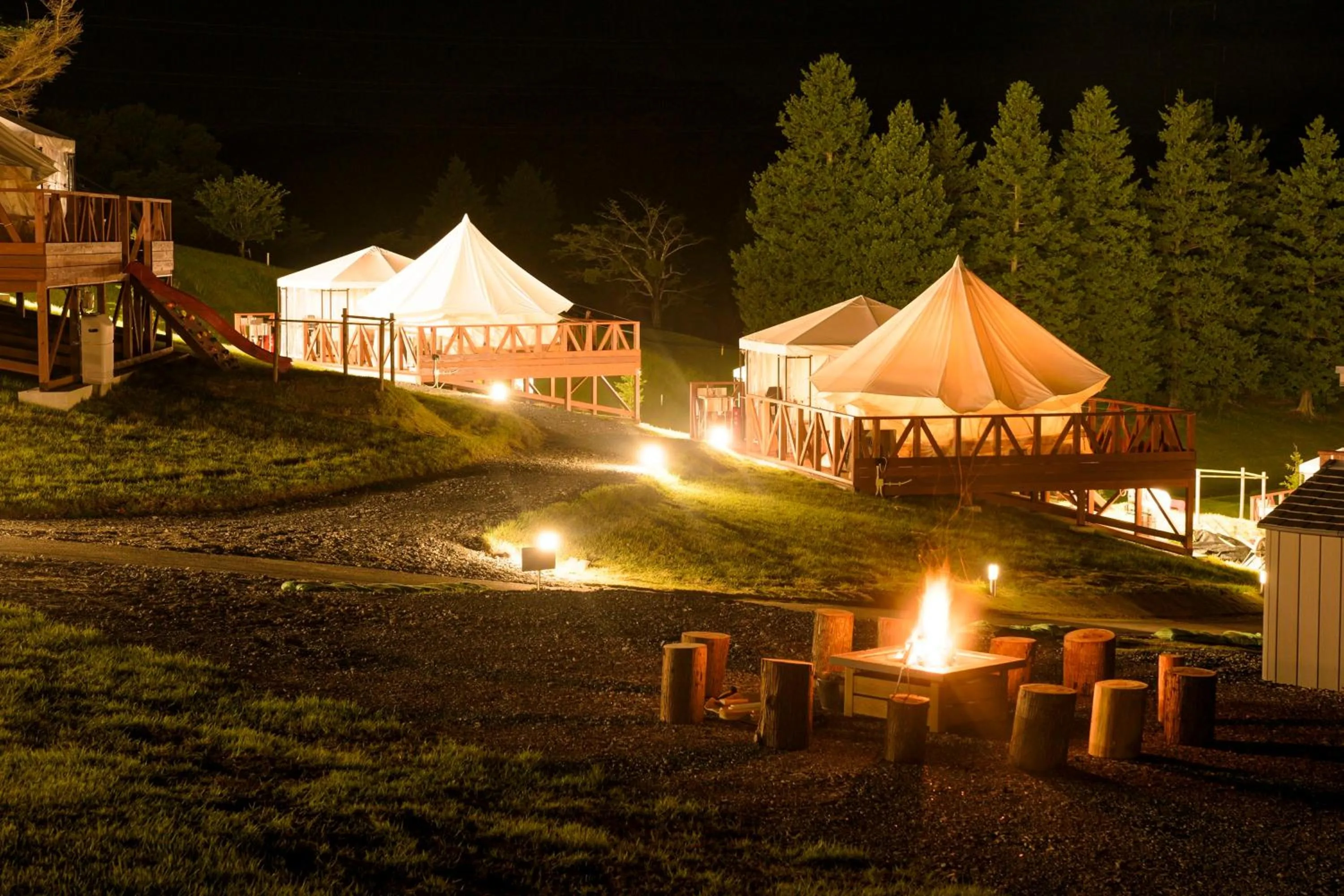 Night in Hawaiians Glamping Mauna Village