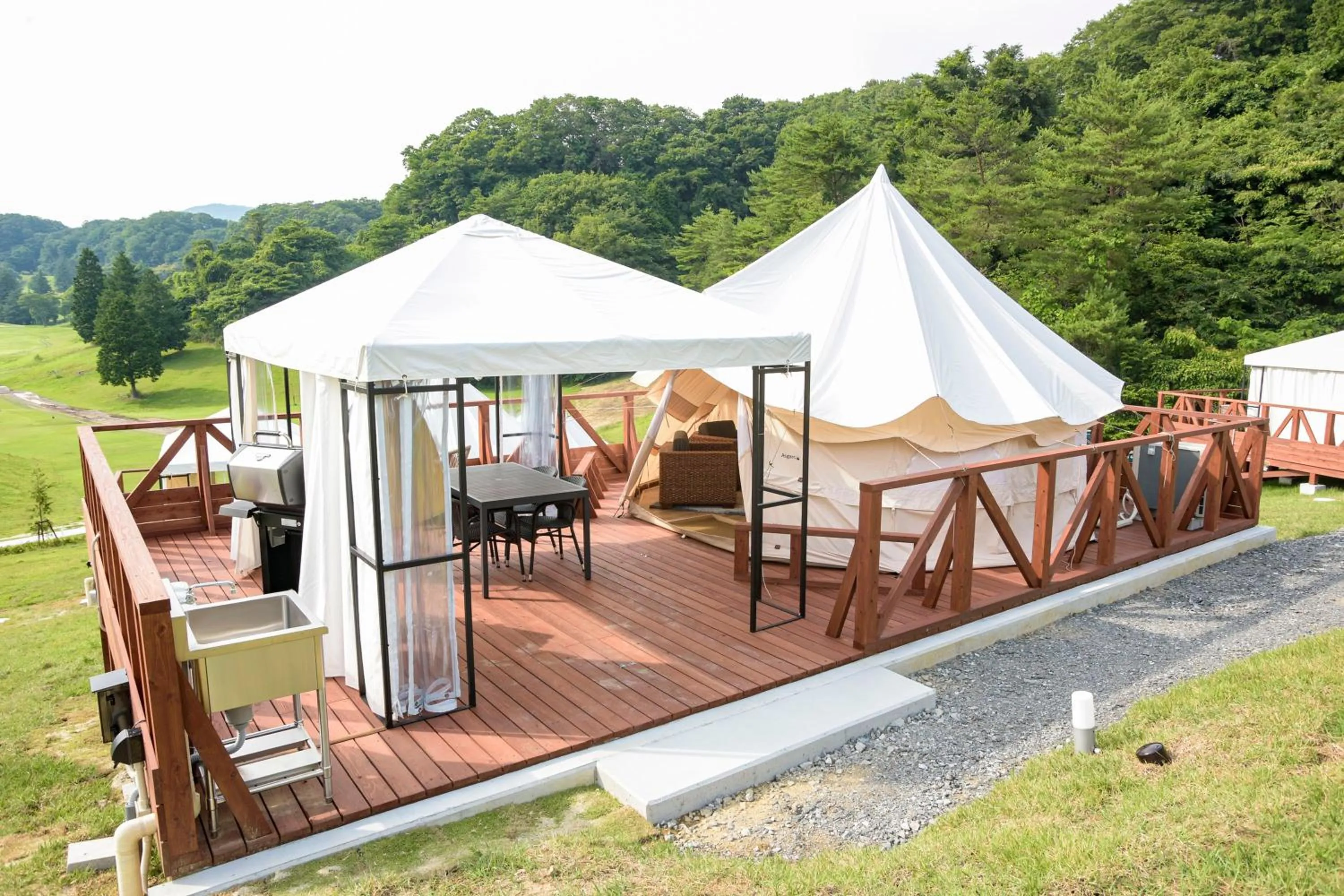 Day in Hawaiians Glamping Mauna Village