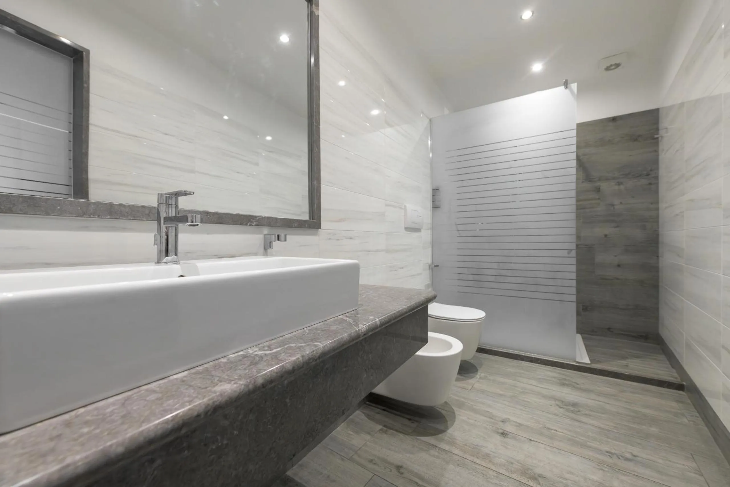 Shower in Garda Suite Hotel - Adults Only Hotel