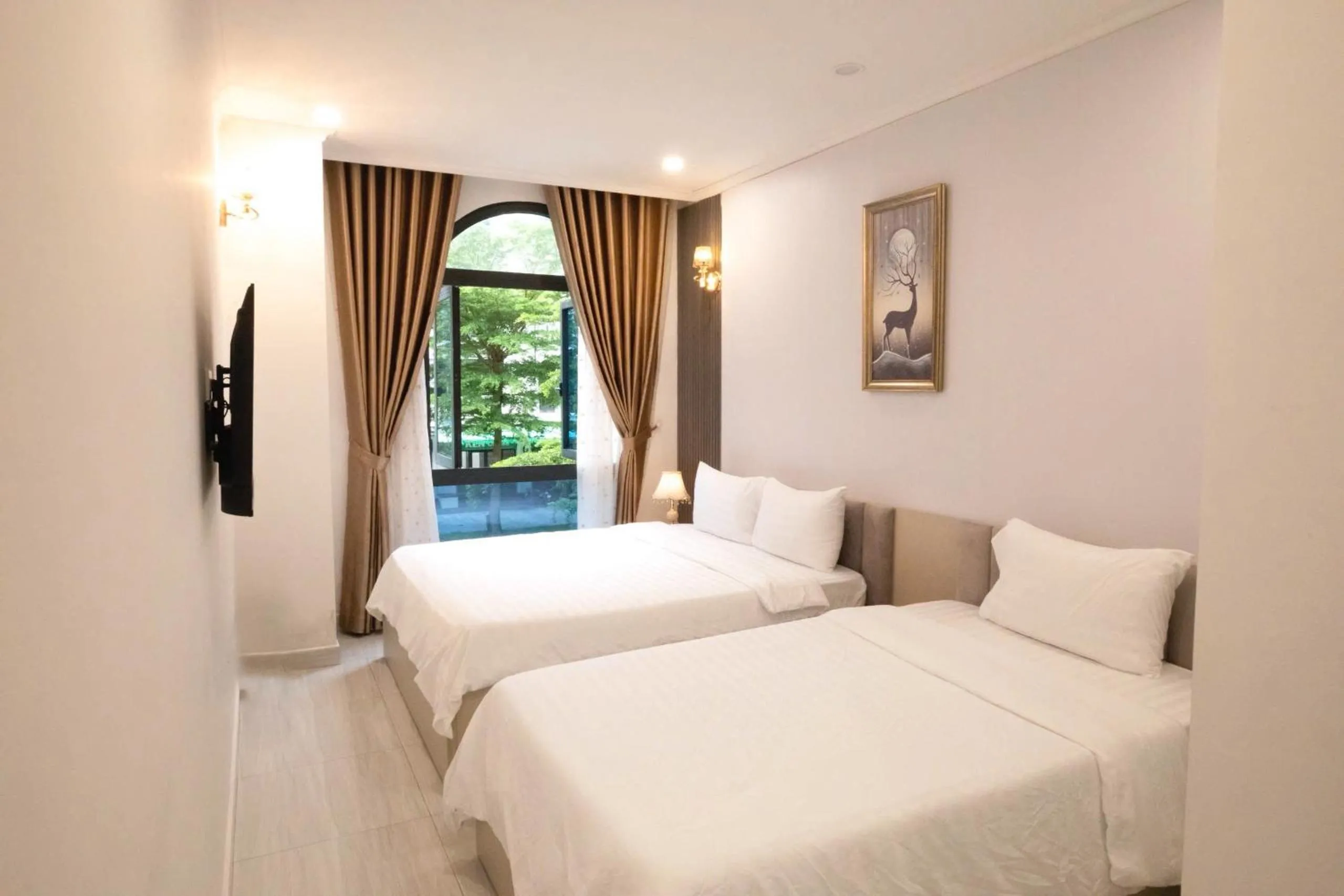 Deluxe Double or Twin Room with City View in Cindy Homestay Grand World