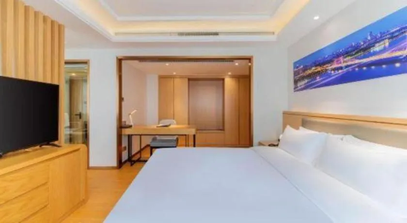 Bed in Guangzhou New Tianhe Hotel