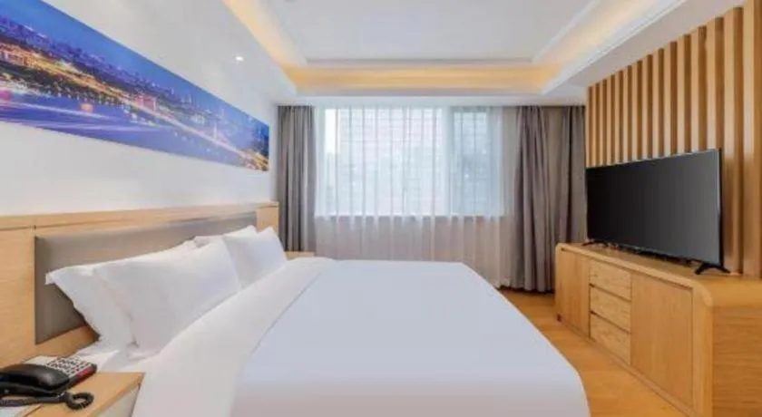 Bed in Guangzhou New Tianhe Hotel