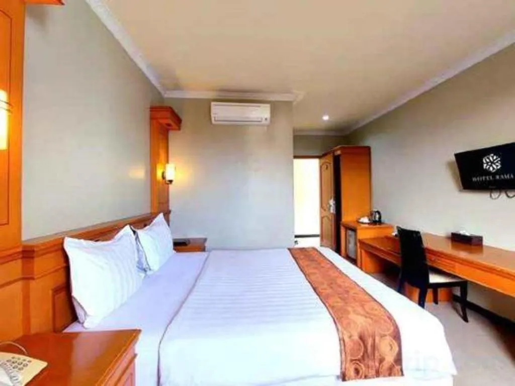 Bed in Rama Garden Hotel