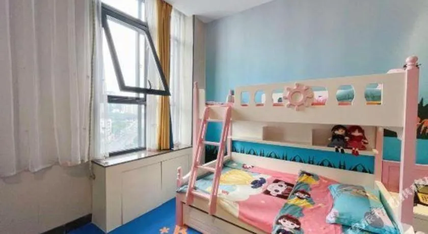 Bed in Sanya Yellow River Kyoto Hotel