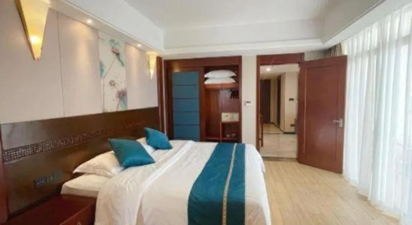 Bed in Sanya Yellow River Kyoto Hotel