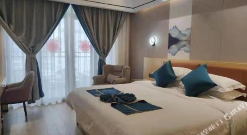 Bed in Sanya Yellow River Kyoto Hotel