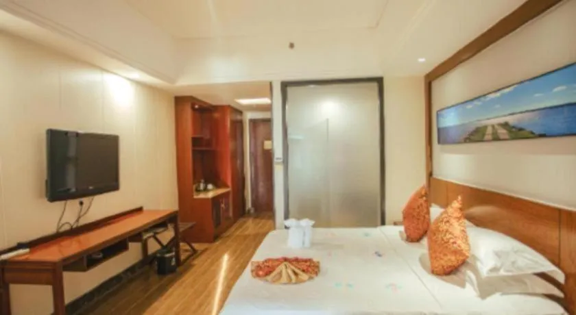 Bed in Sanya Yellow River Kyoto Hotel