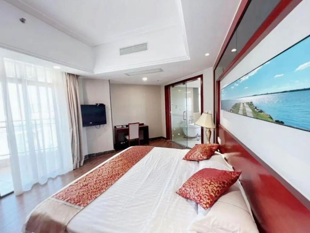 Bed in Sanya Yellow River Kyoto Hotel