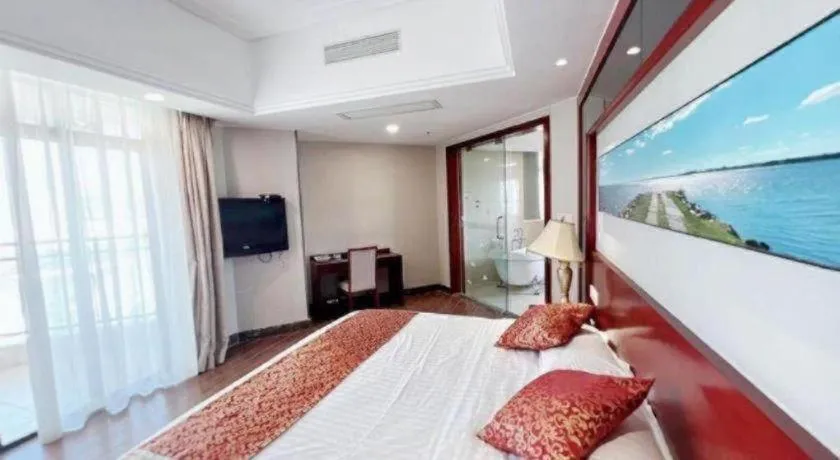 Bed in Sanya Yellow River Kyoto Hotel