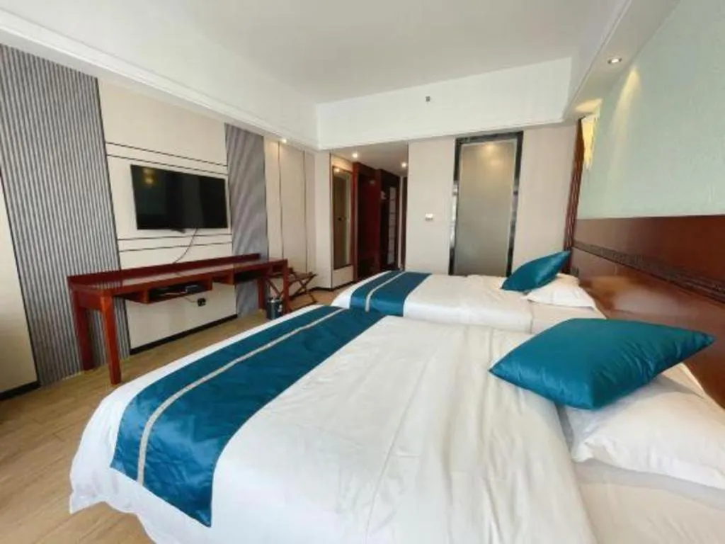 Bed in Sanya Yellow River Kyoto Hotel