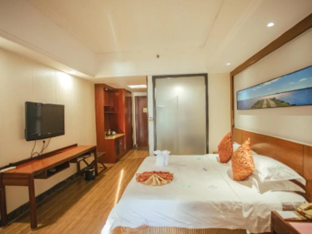 Bed in Sanya Yellow River Kyoto Hotel